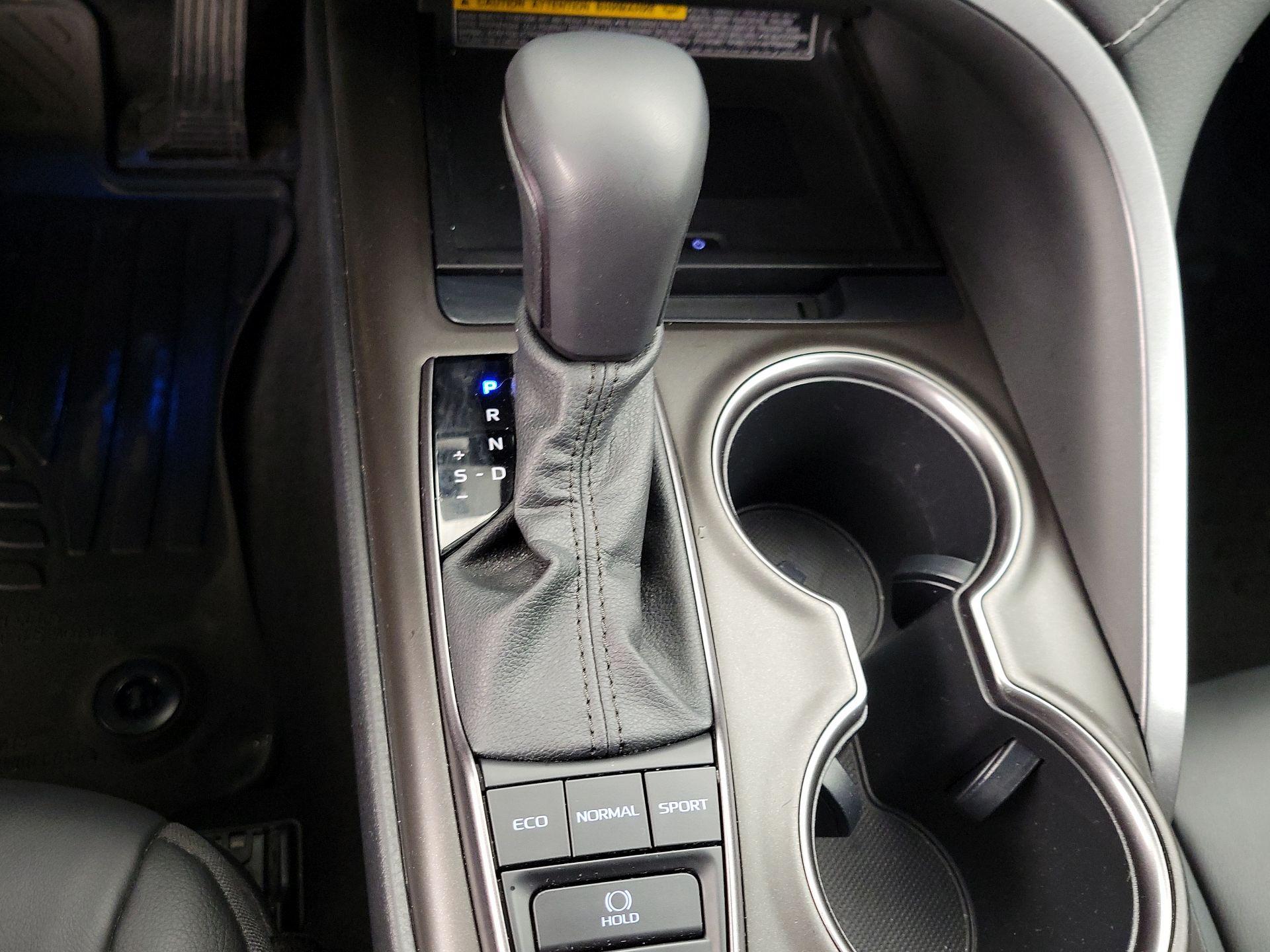 Thumbnail: 2021 Toyota Camry - 17