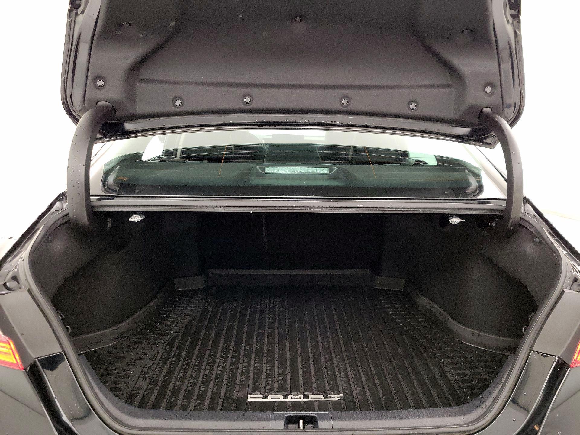 Thumbnail: 2021 Toyota Camry - 20