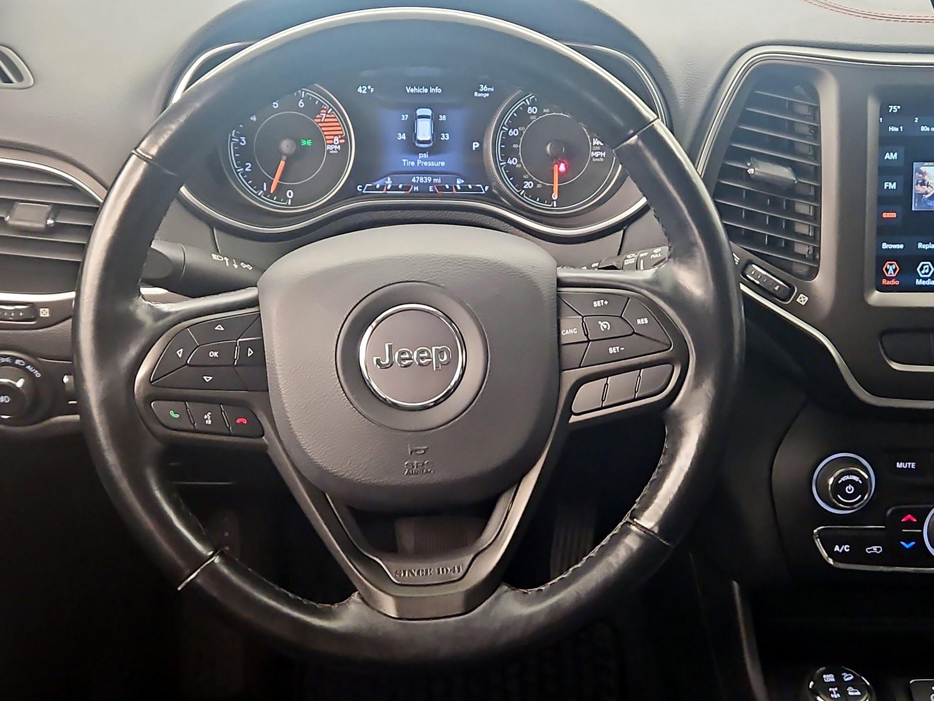 Thumbnail: 2021 Jeep Cherokee - 10