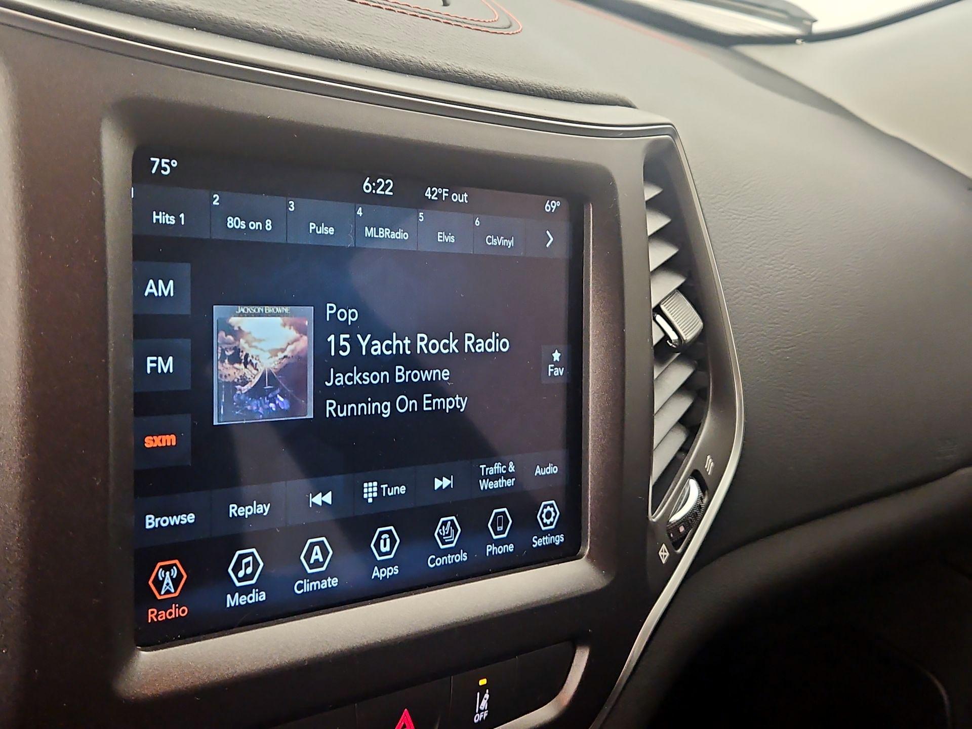 Thumbnail: 2021 Jeep Cherokee - 15