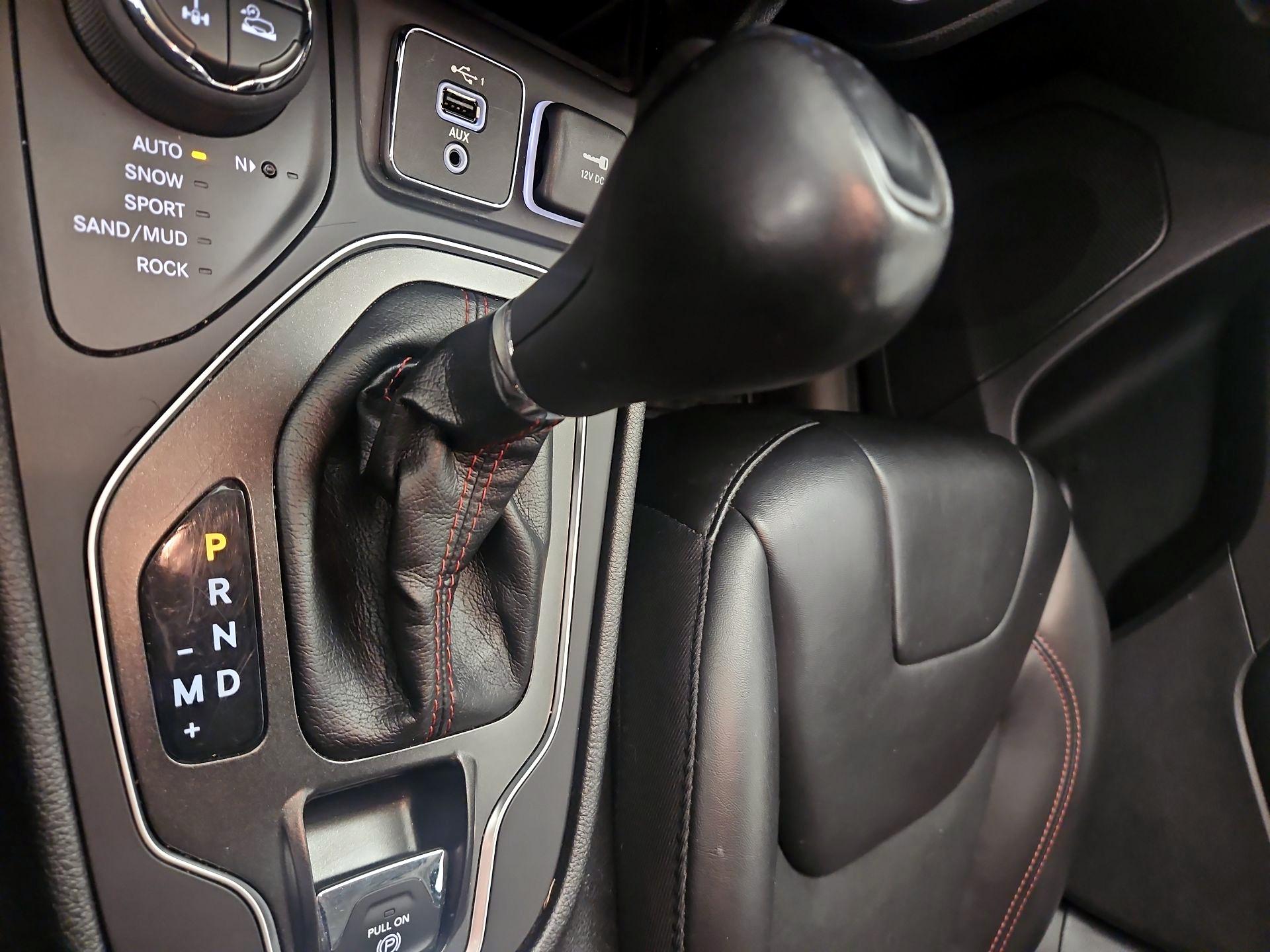 Thumbnail: 2021 Jeep Cherokee - 17