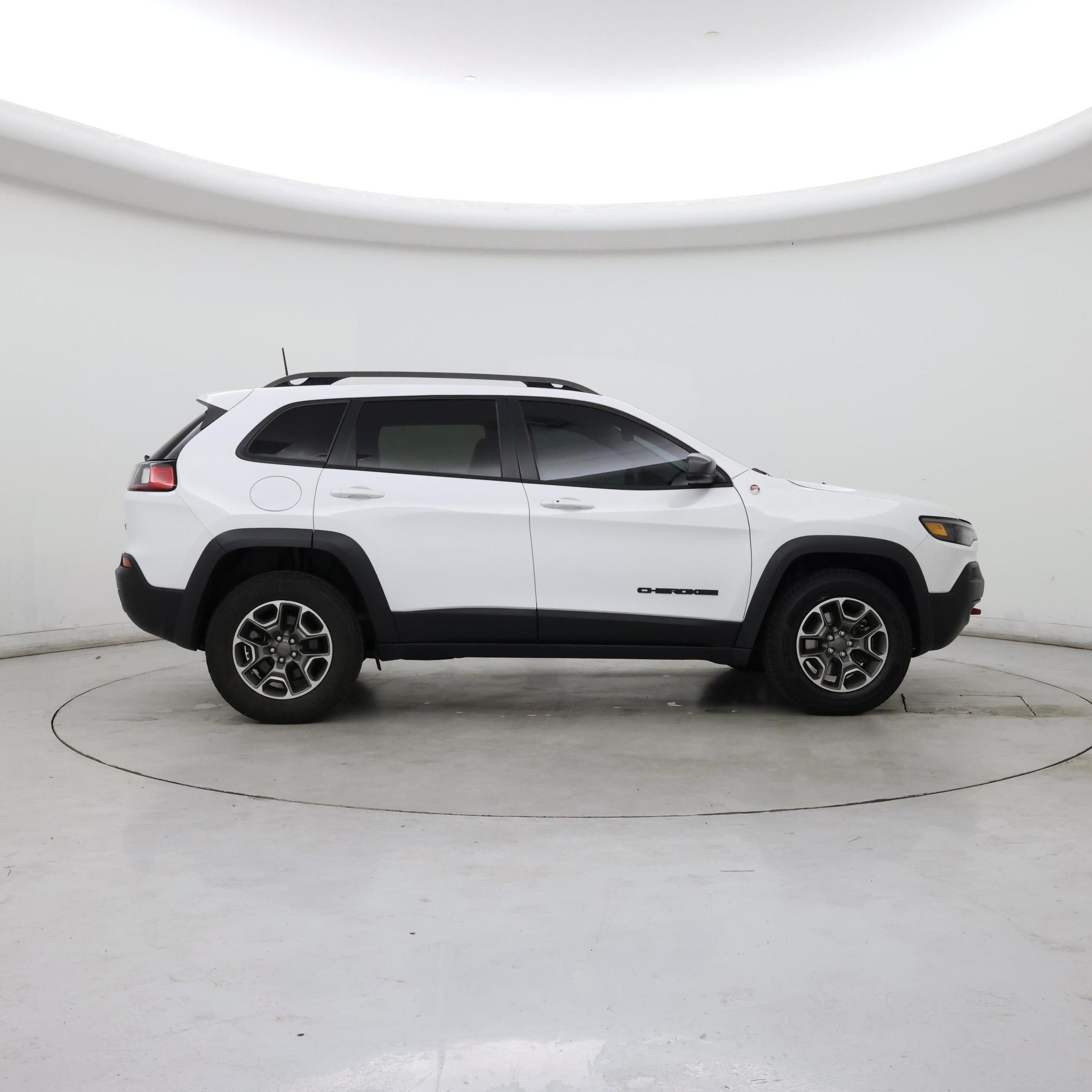Thumbnail: 2021 Jeep Cherokee - 7