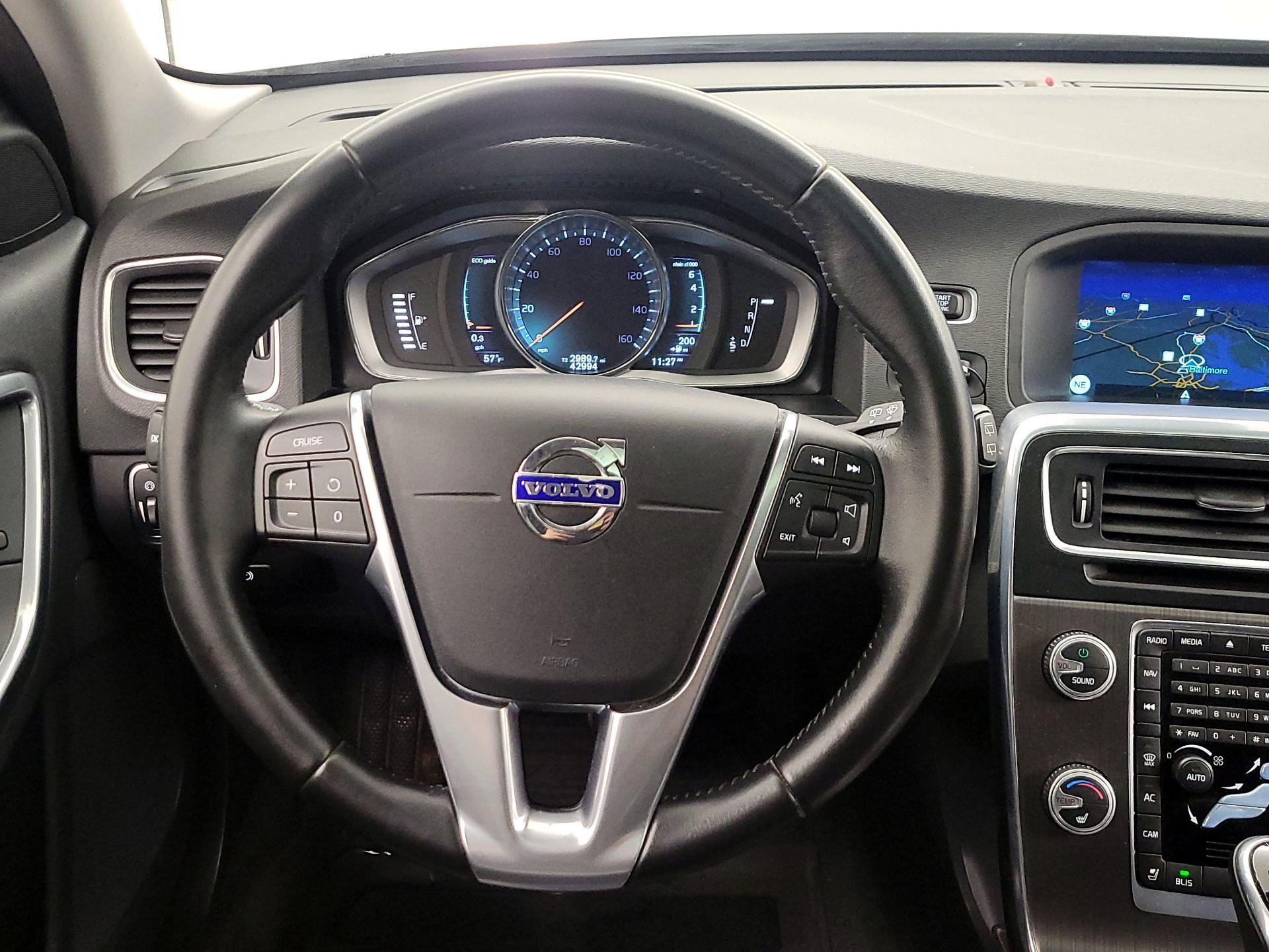 Thumbnail: 2016 Volvo S60 - 10