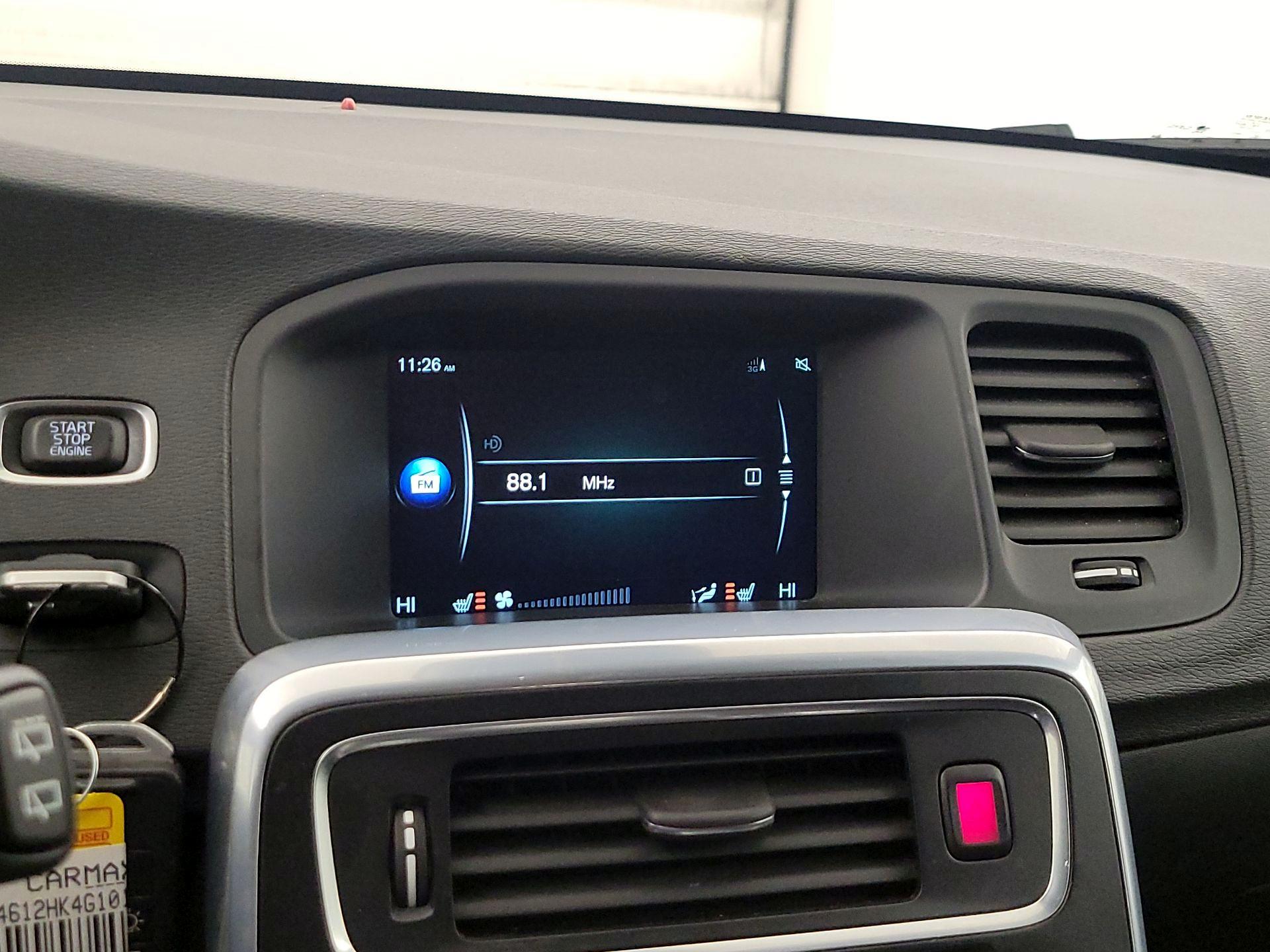 Thumbnail: 2016 Volvo S60 - 16