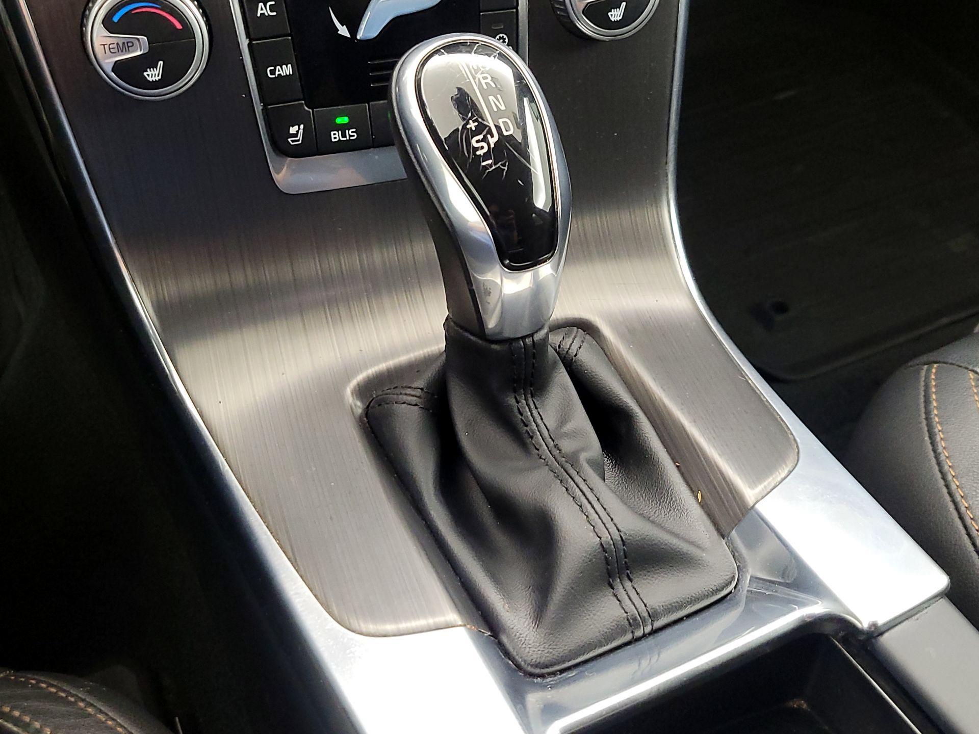 Thumbnail: 2016 Volvo S60 - 18