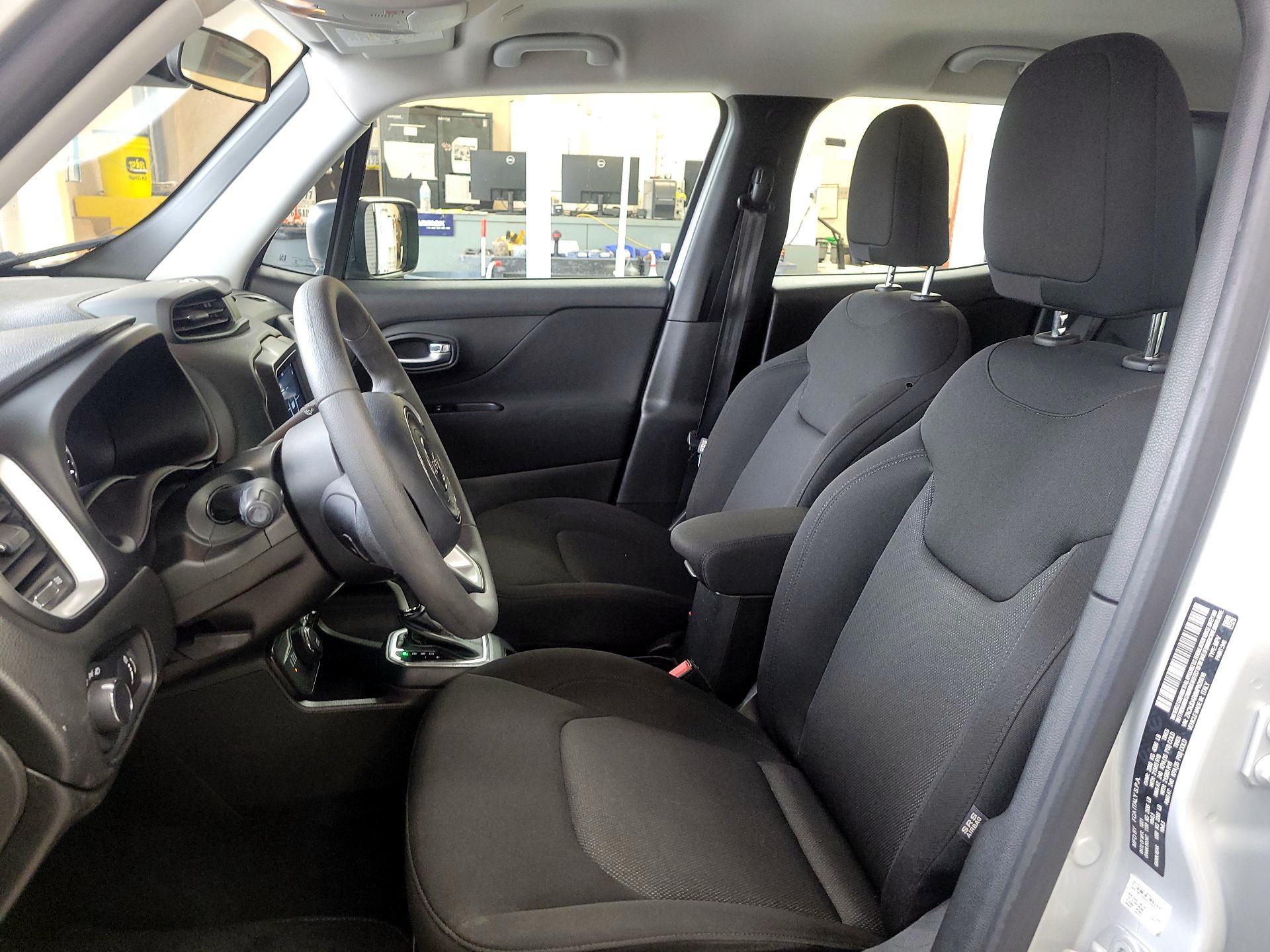 Thumbnail: 2021 Jeep Renegade - 9