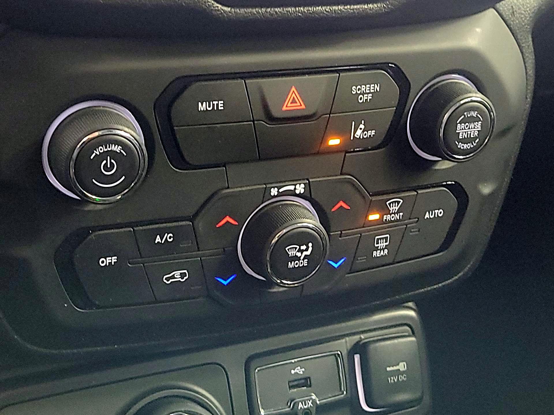 Thumbnail: 2021 Jeep Renegade - 14