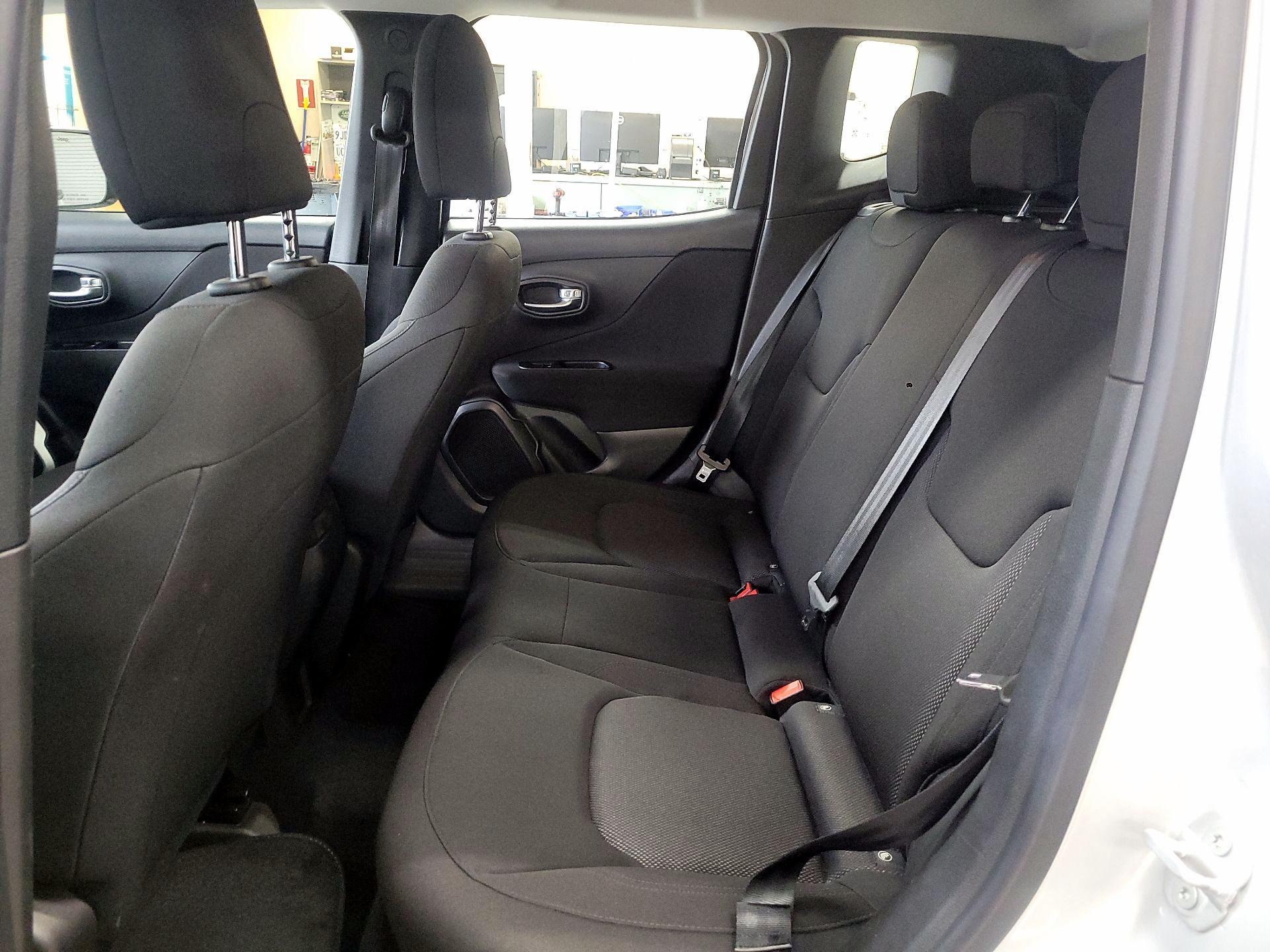 Thumbnail: 2021 Jeep Renegade - 17