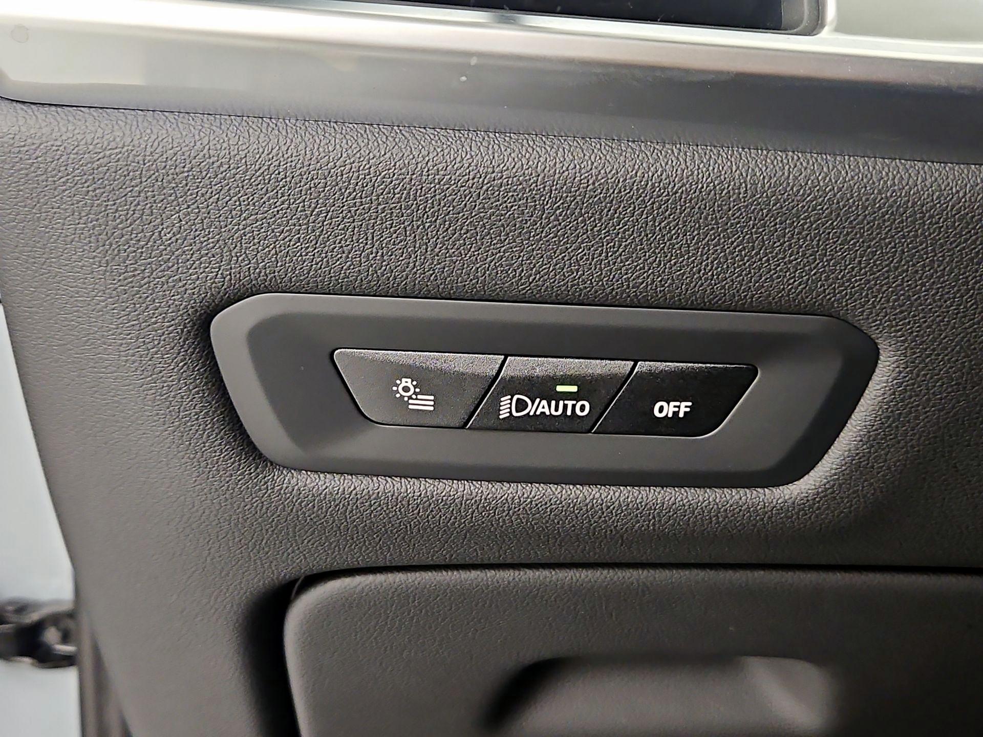 Thumbnail: 2025 BMW X5 - 13