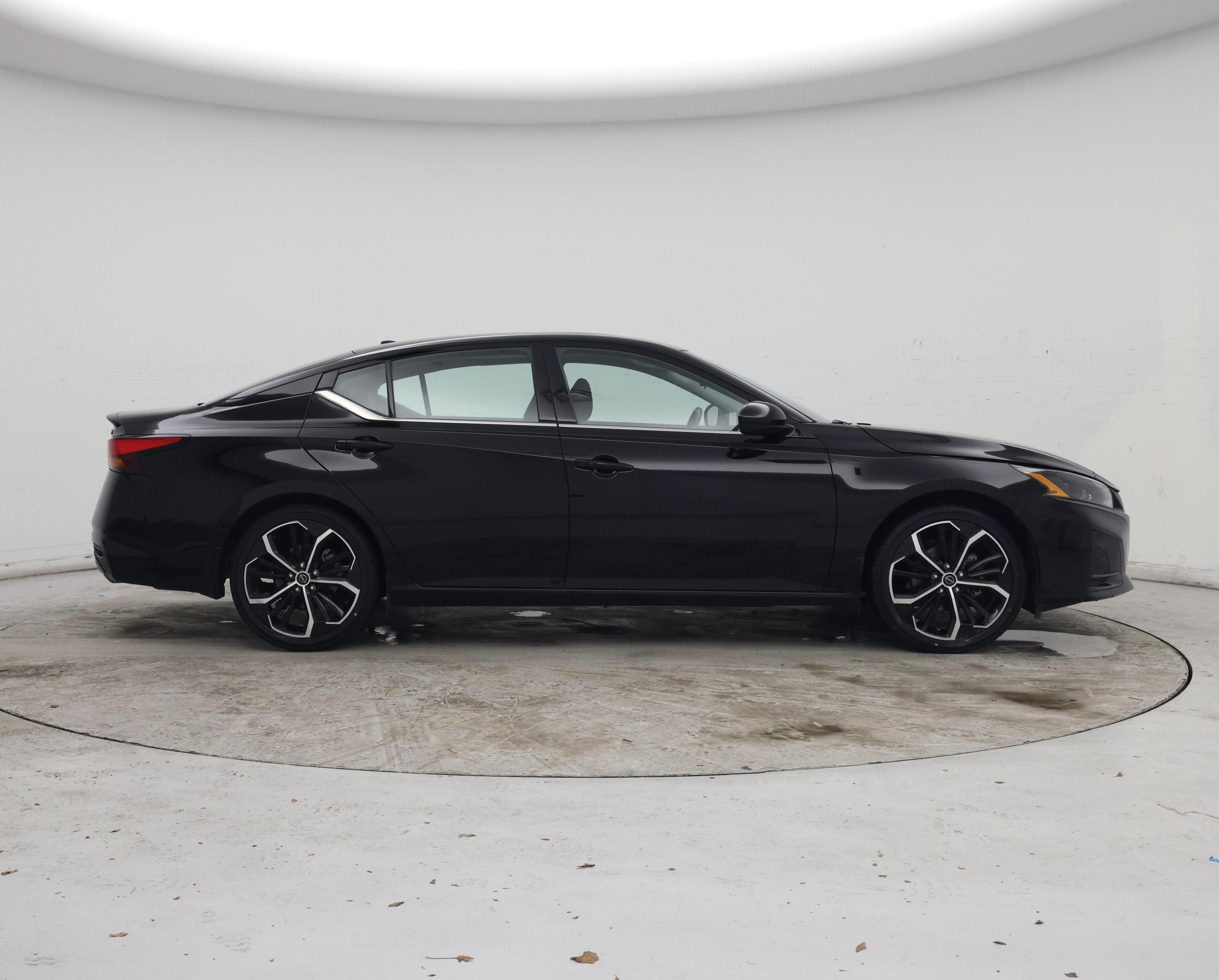 Thumbnail: 2023 Nissan Altima - 7