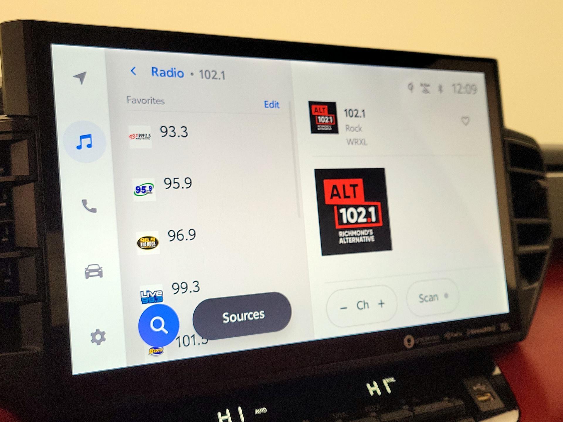 Thumbnail: 2023 Toyota Tundra - 15