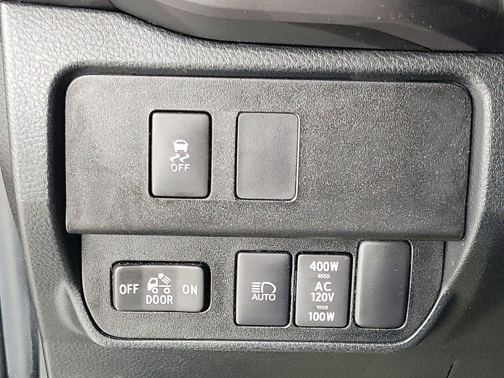 Thumbnail: 2022 Toyota Tacoma - 13