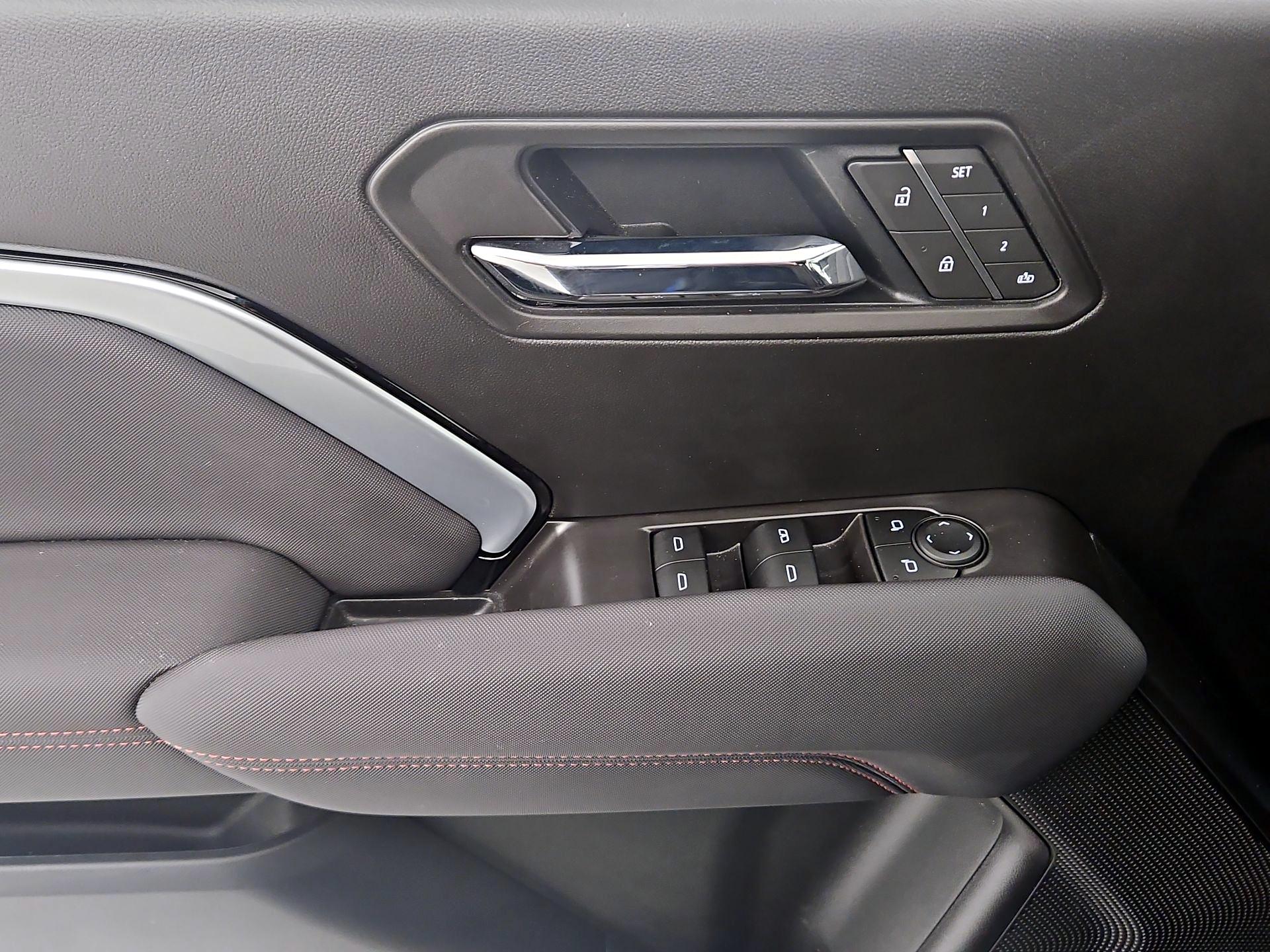 Thumbnail: 2026 Chevrolet Colorado - 12