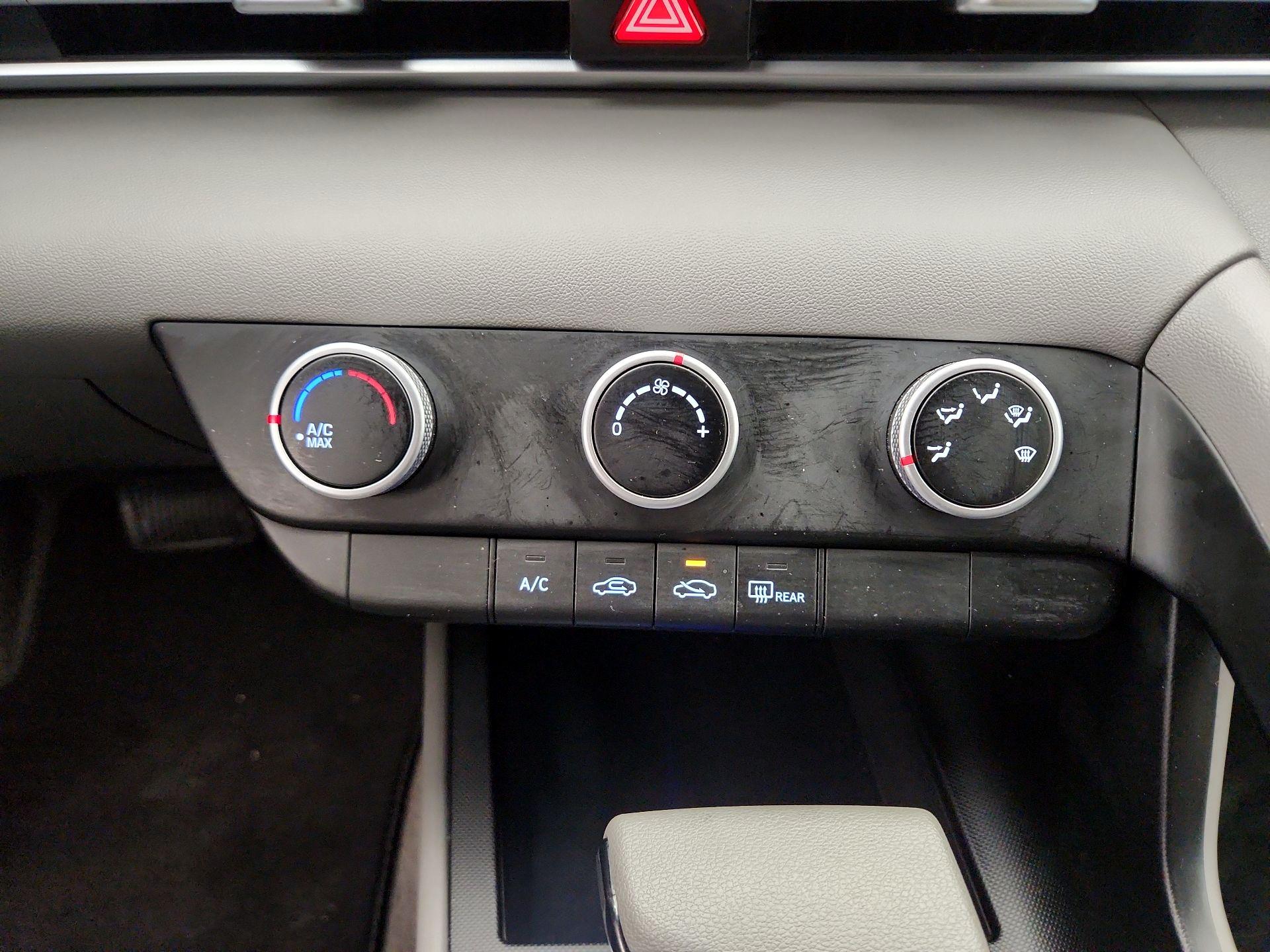 Thumbnail: 2025 Hyundai Elantra - 16