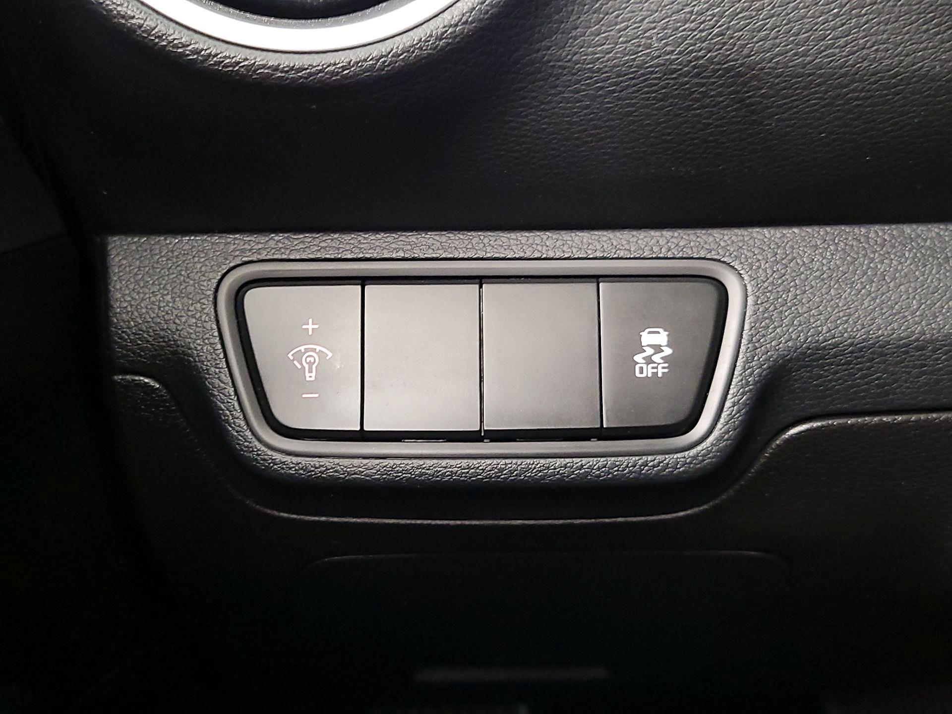 Thumbnail: 2023 Kia Forte - 13