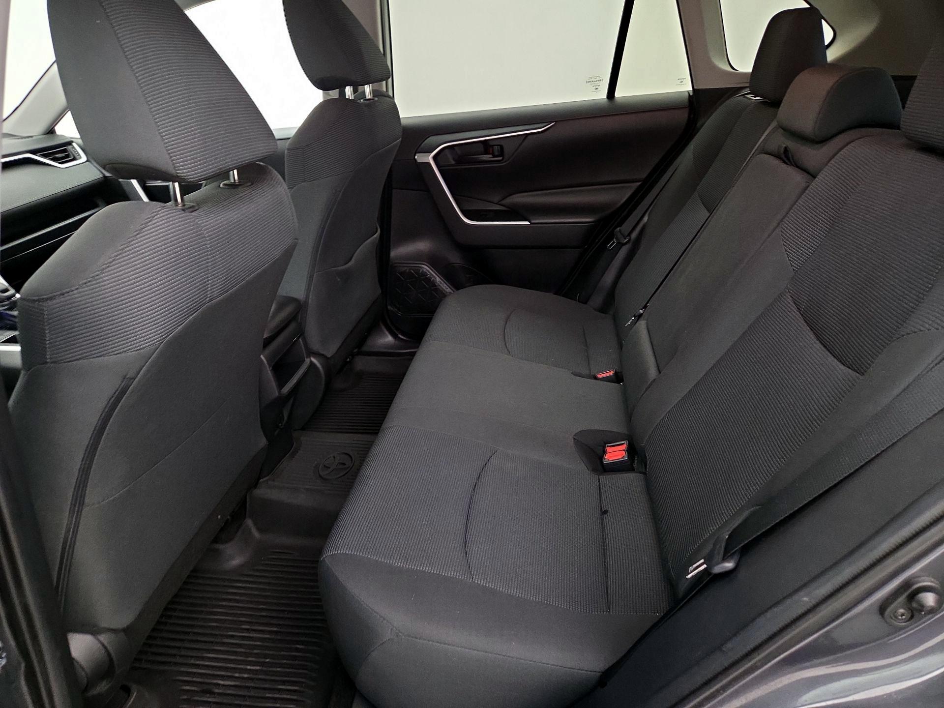 Thumbnail: 2020 Toyota RAV4 - 19