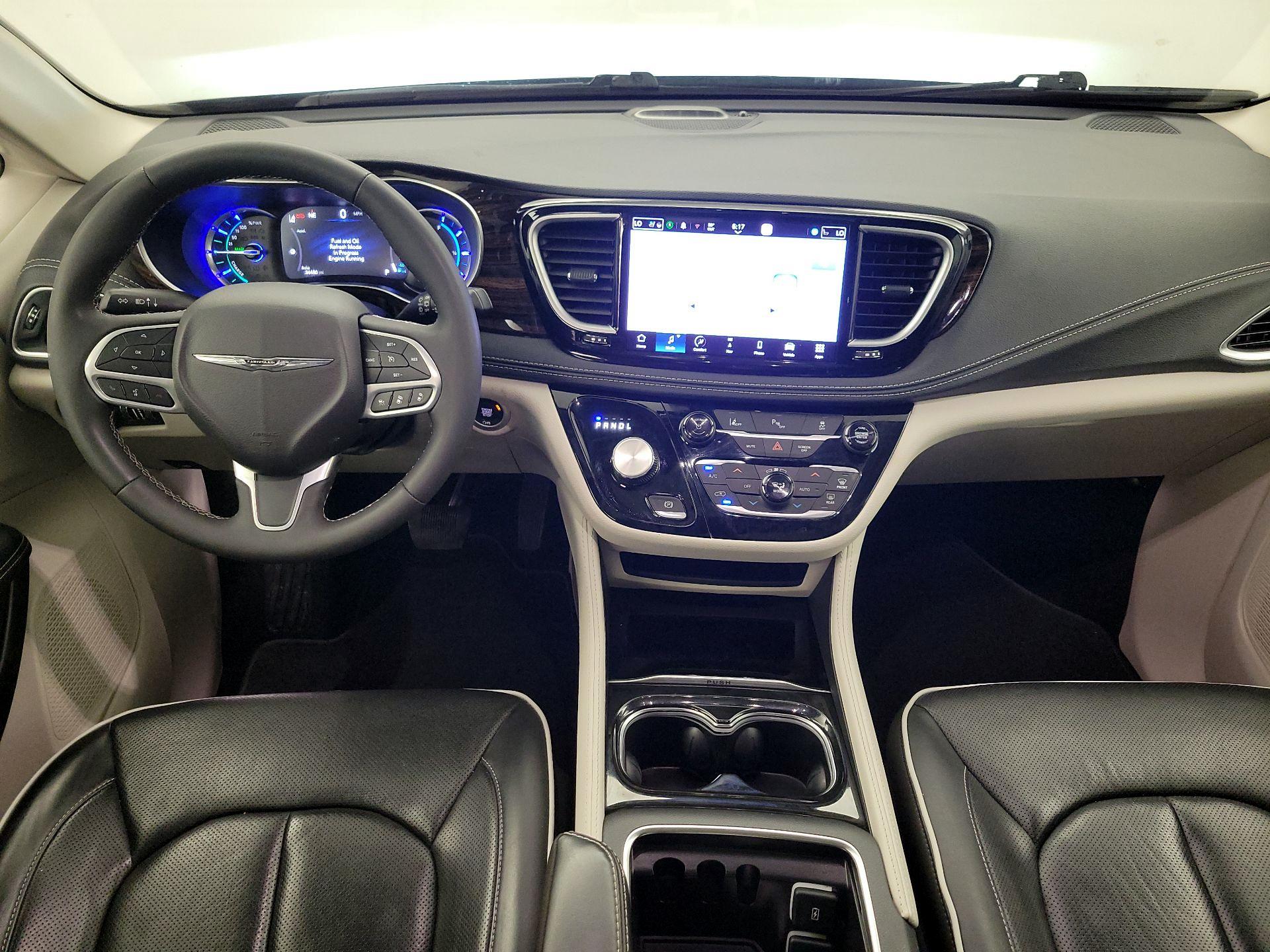 Thumbnail: 2023 Chrysler Pacifica - 9