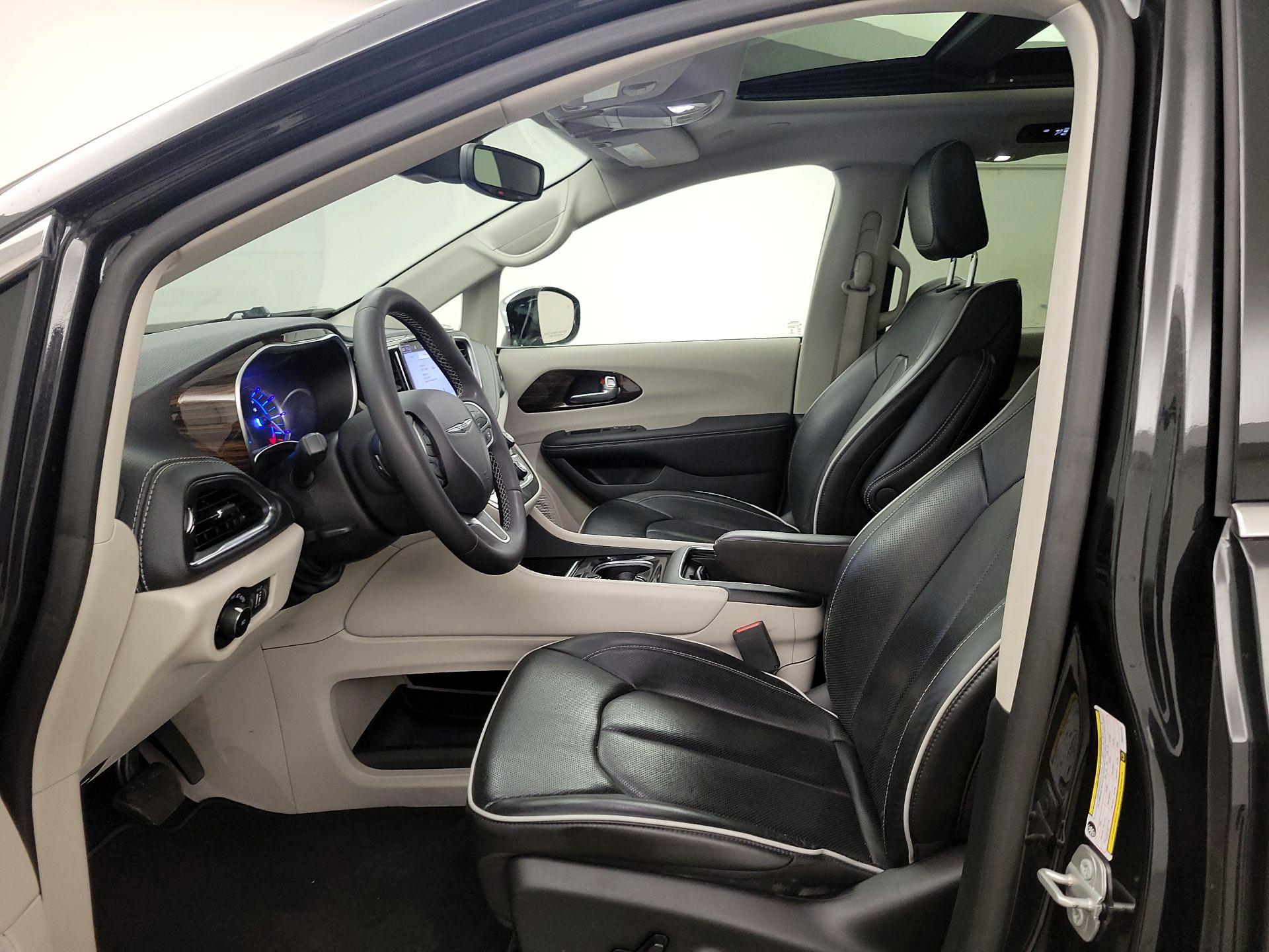 Thumbnail: 2023 Chrysler Pacifica - 11