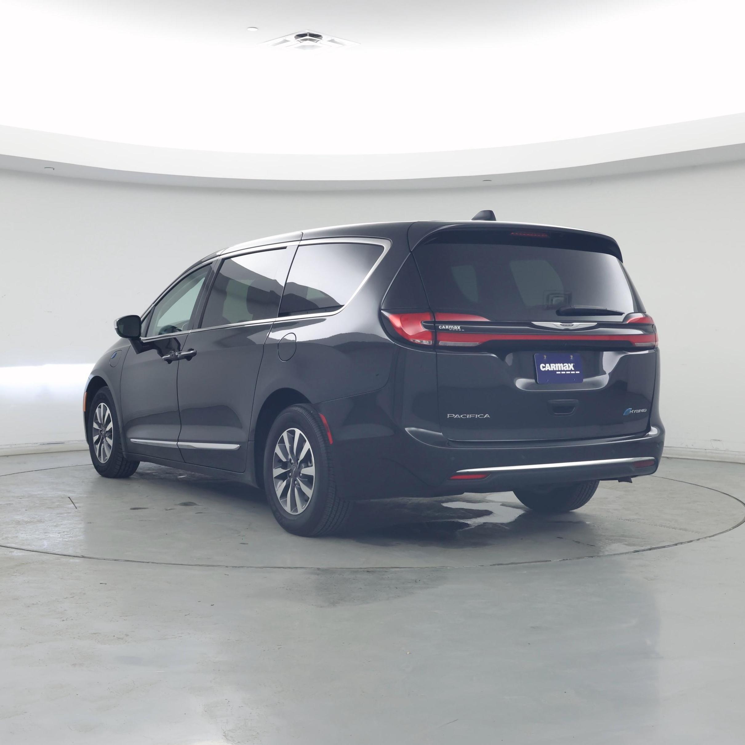 Thumbnail: 2023 Chrysler Pacifica - 2