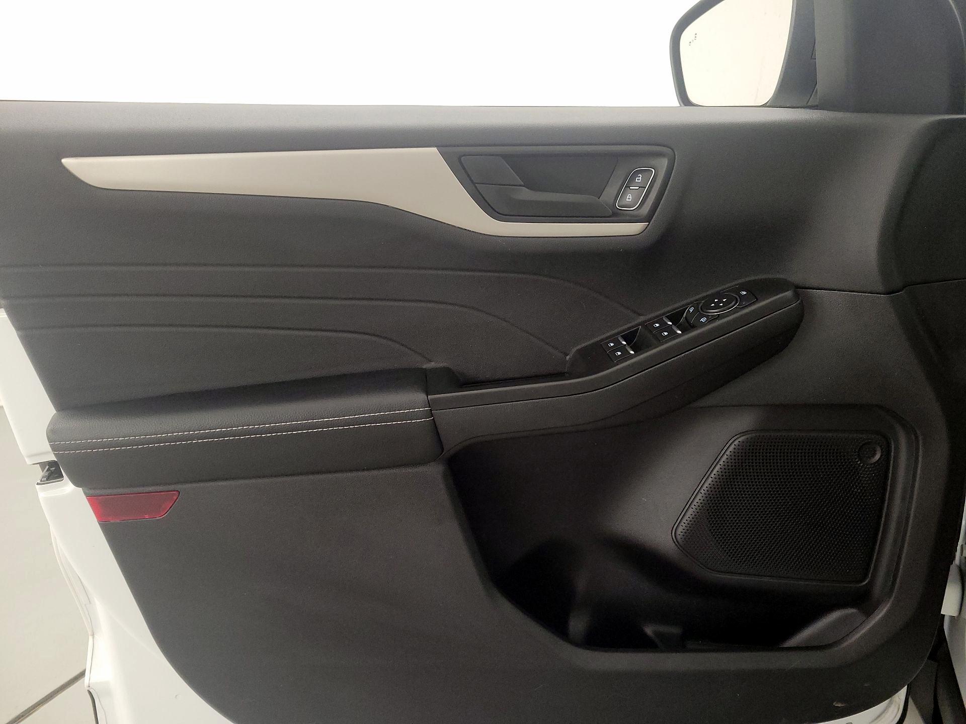 Thumbnail: 2022 Ford Escape - 12