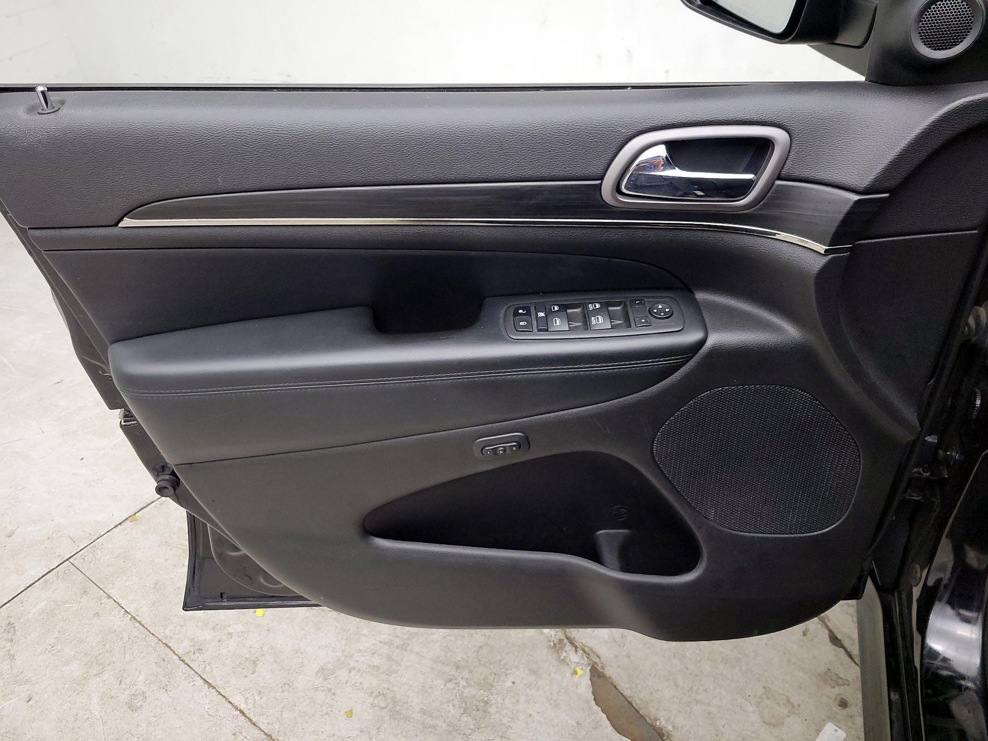 Thumbnail: 2021 Jeep Grand Cherokee - 12