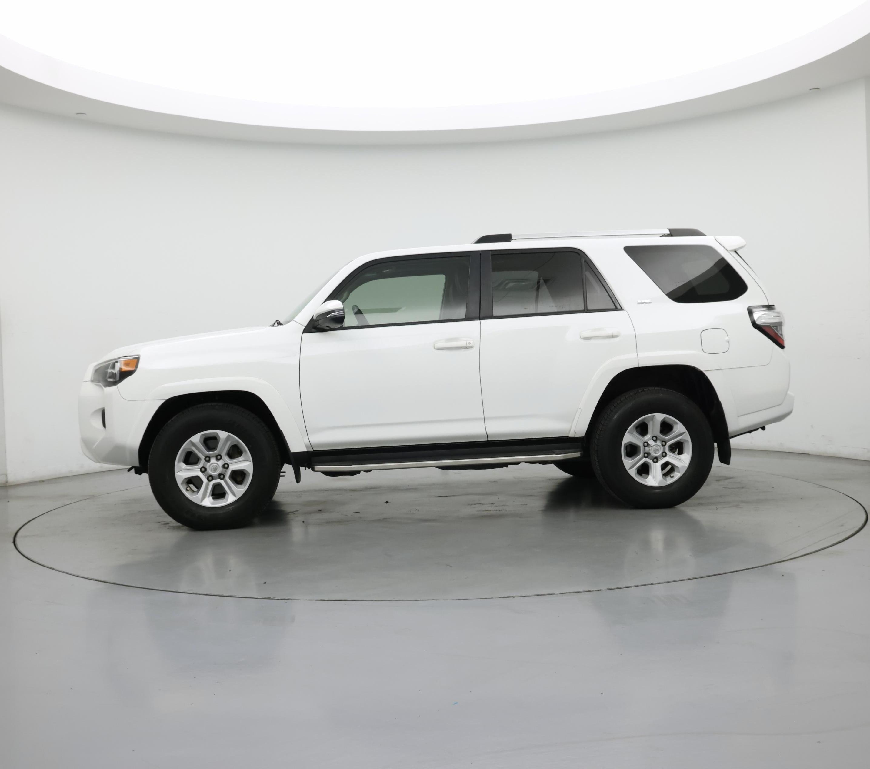 Thumbnail: 2021 Toyota 4Runner - 3