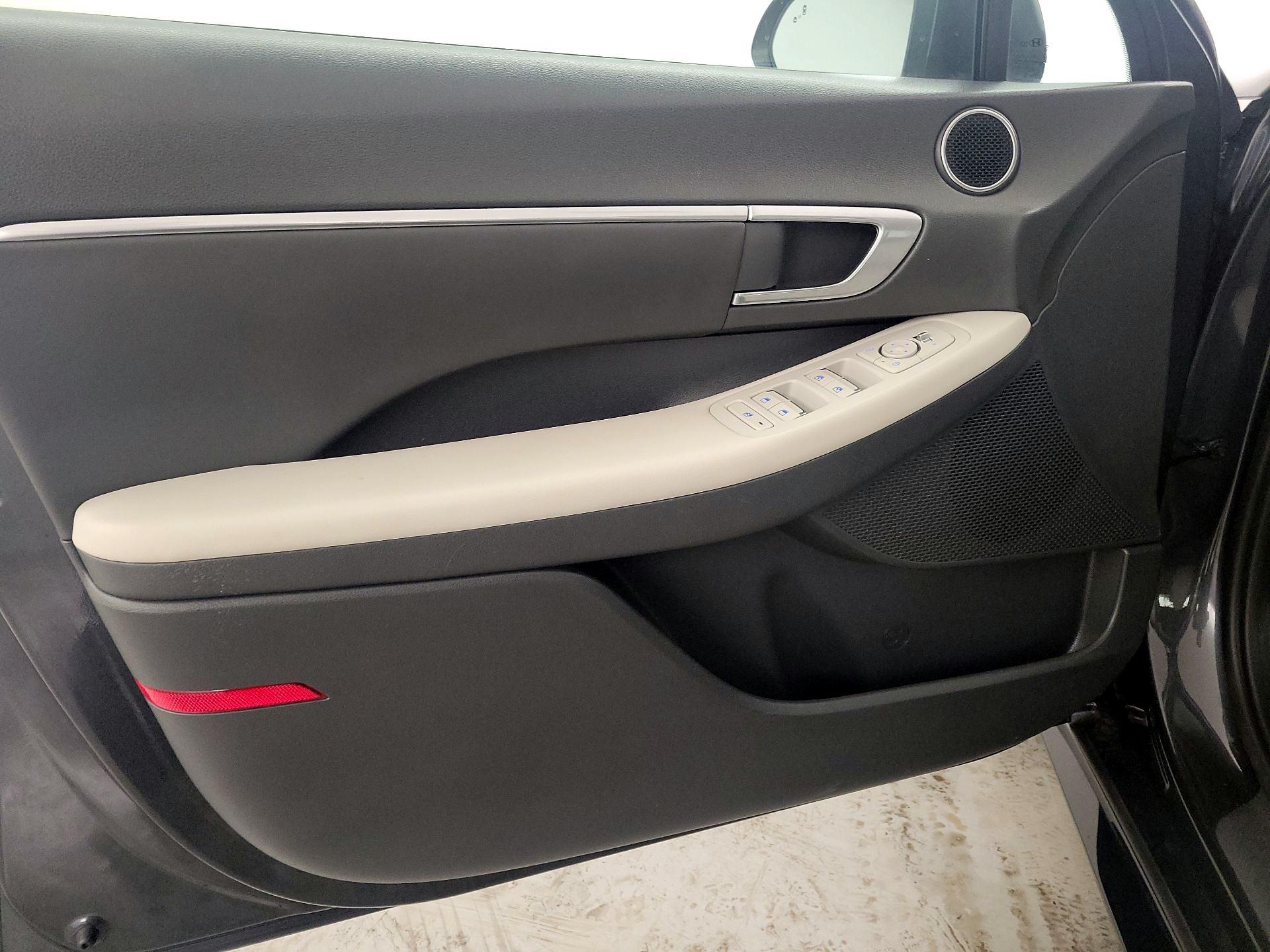 Thumbnail: 2022 Hyundai Sonata - 12