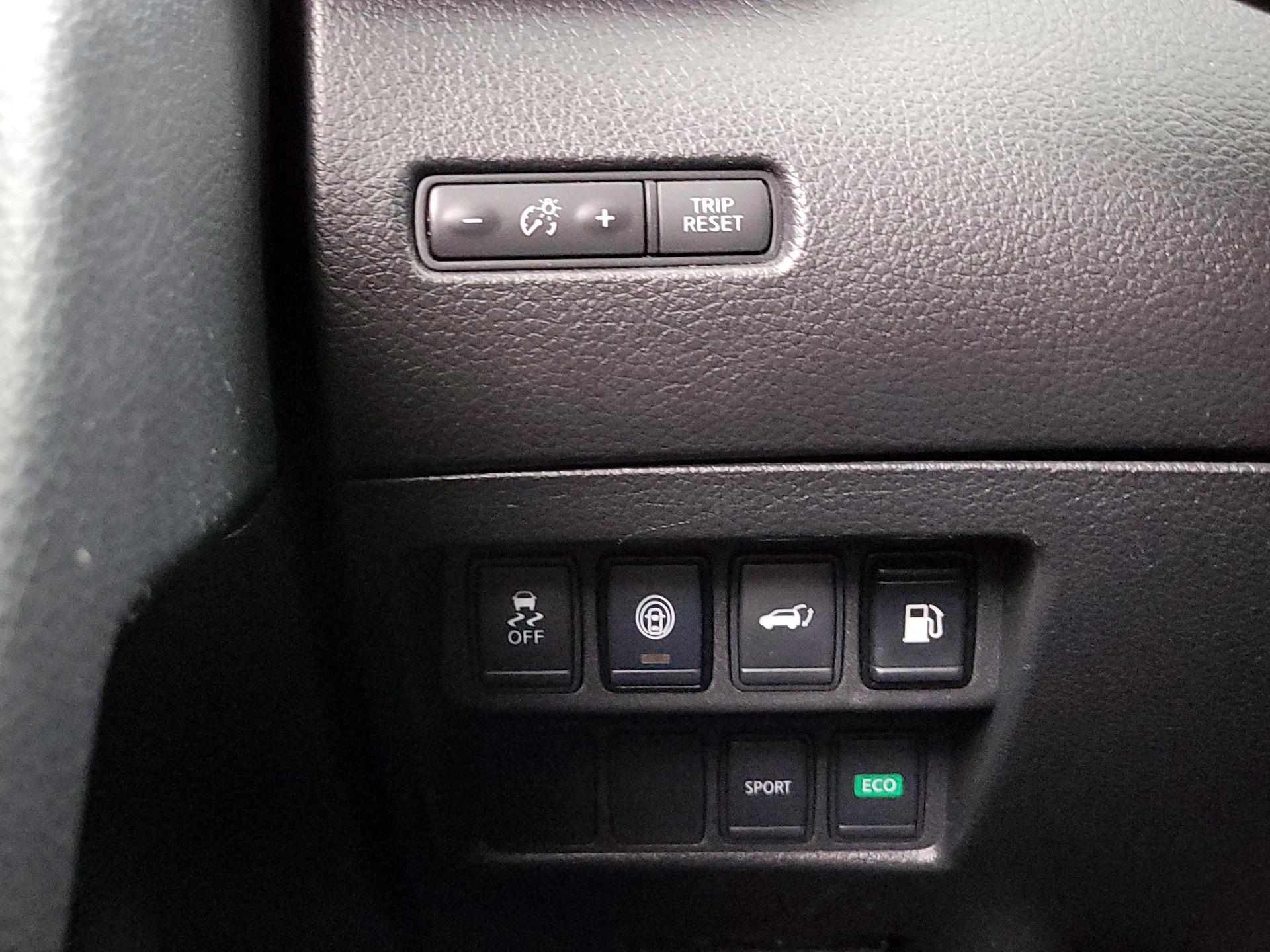 Thumbnail: 2020 Nissan Rogue - 13