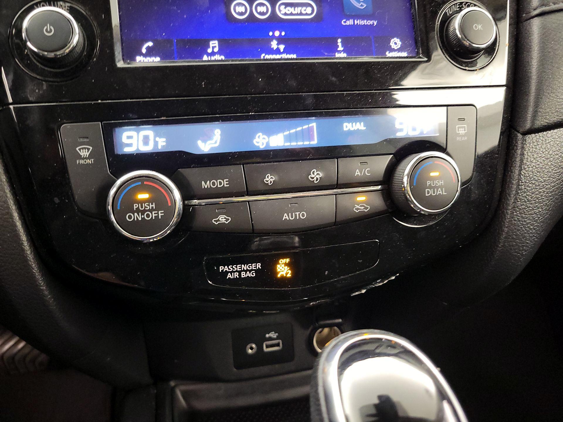 Thumbnail: 2020 Nissan Rogue - 16