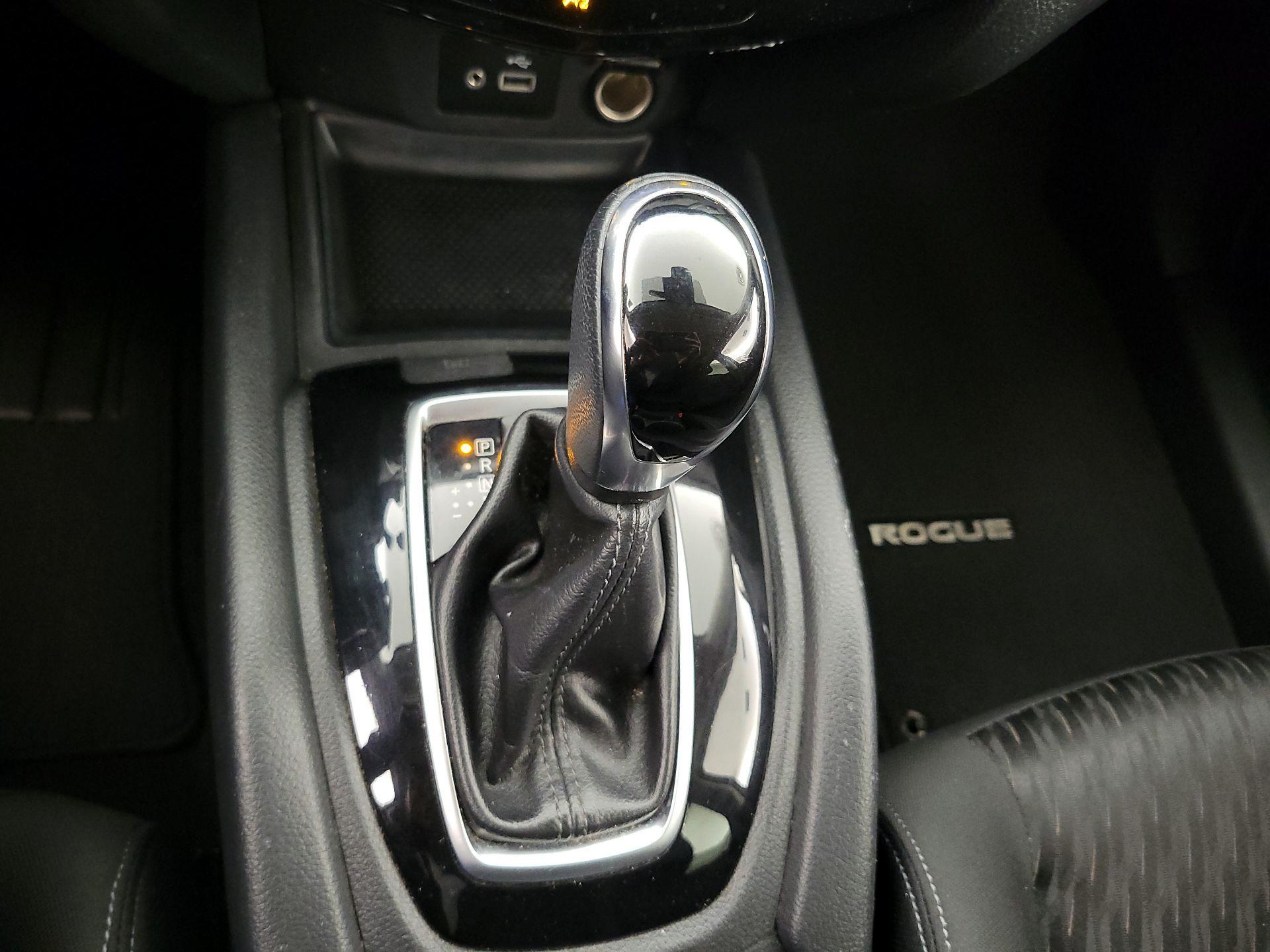 Thumbnail: 2020 Nissan Rogue - 17