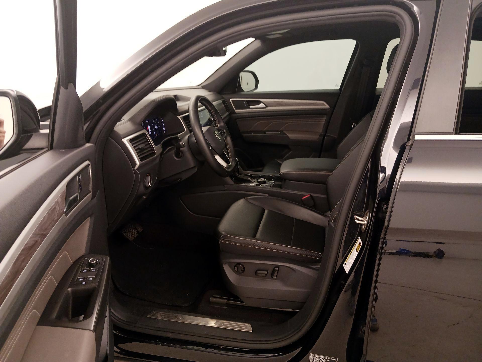 Thumbnail: 2022 Volkswagen Atlas - 11