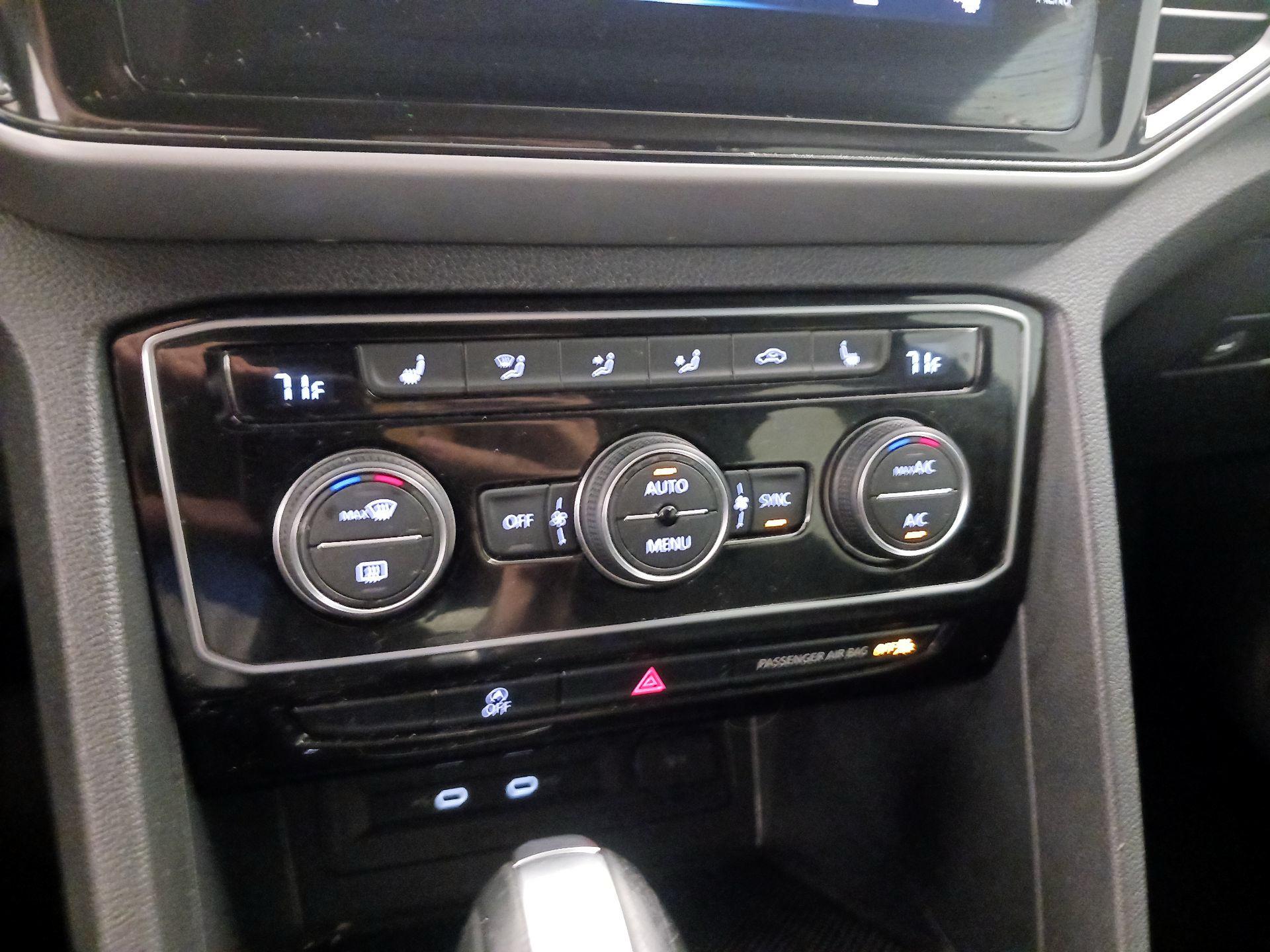 Thumbnail: 2022 Volkswagen Atlas - 17