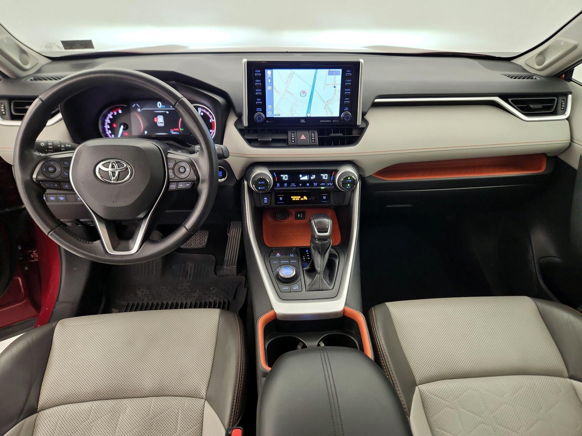Thumbnail: 2019 Toyota RAV4 - 9