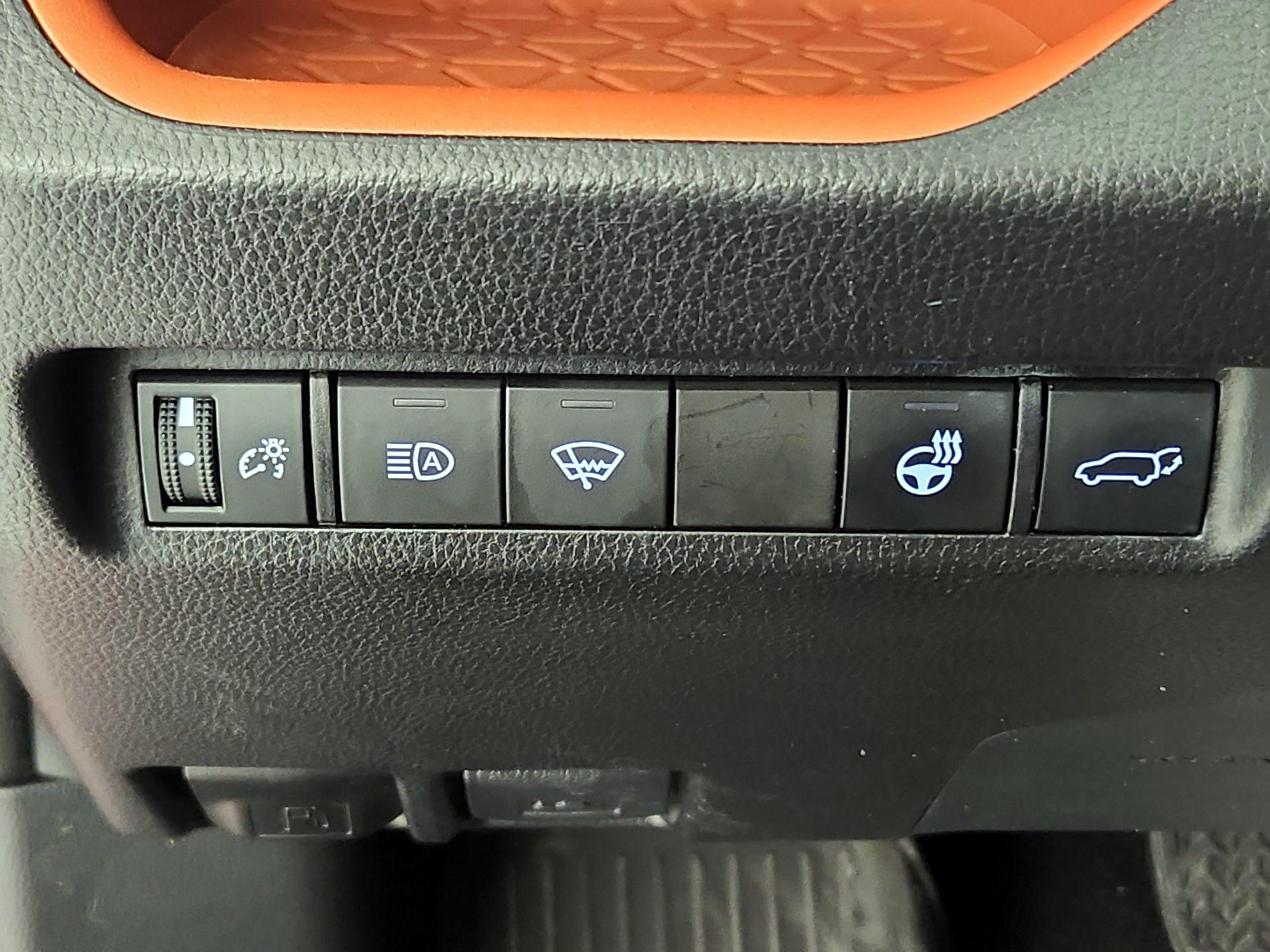 Thumbnail: 2019 Toyota RAV4 - 13