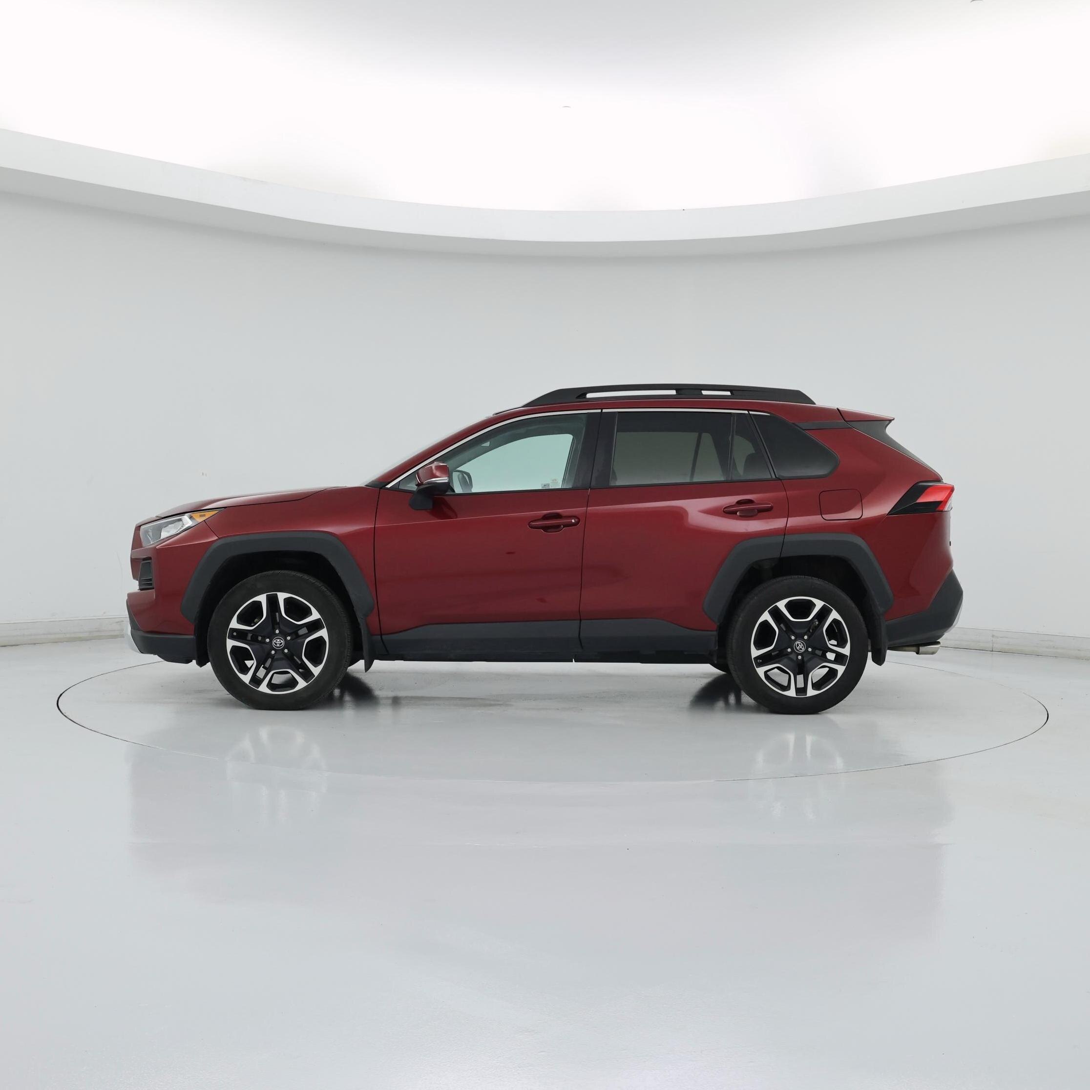 Thumbnail: 2019 Toyota RAV4 - 3