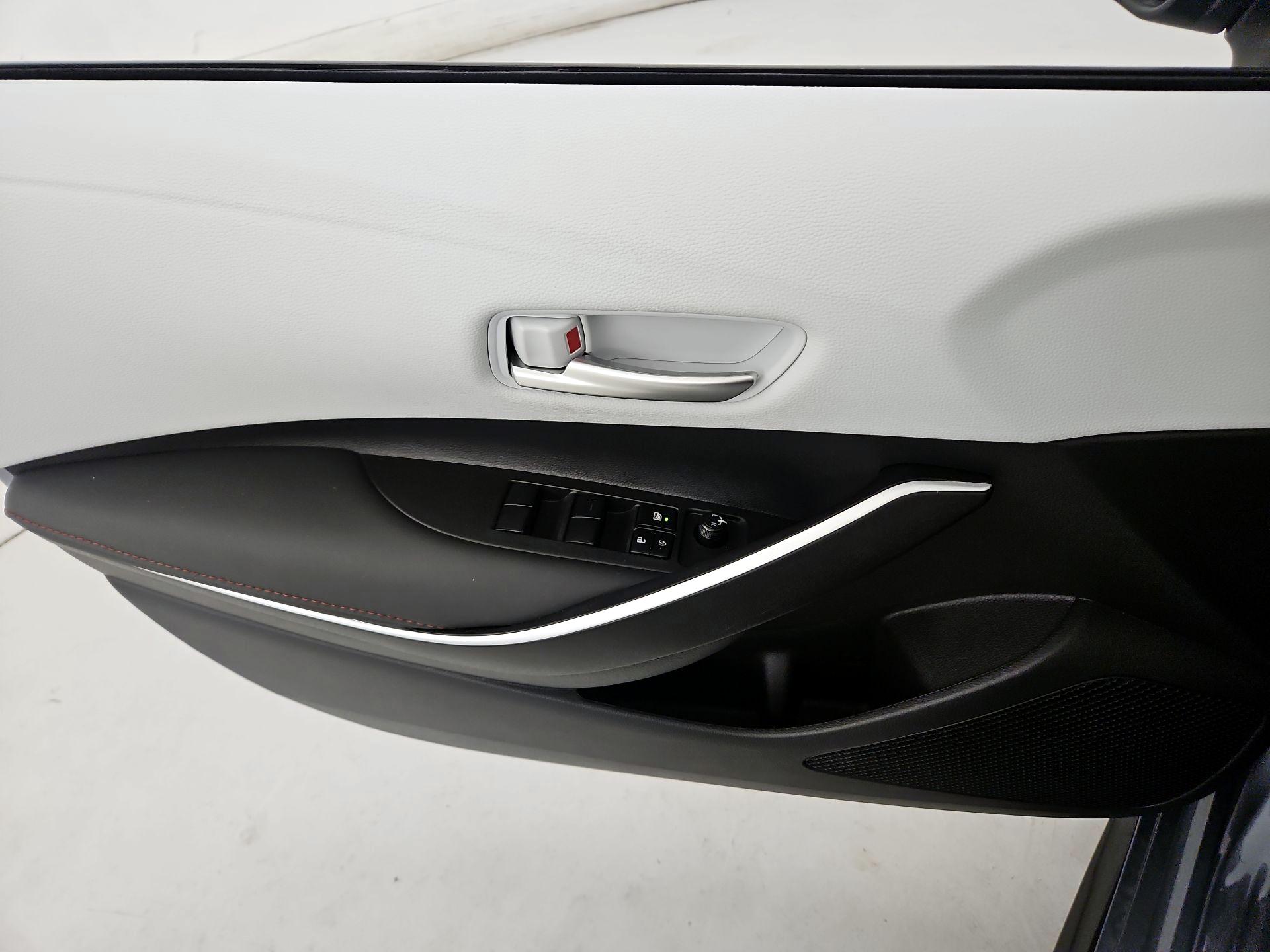 Thumbnail: 2025 Toyota Corolla - 12