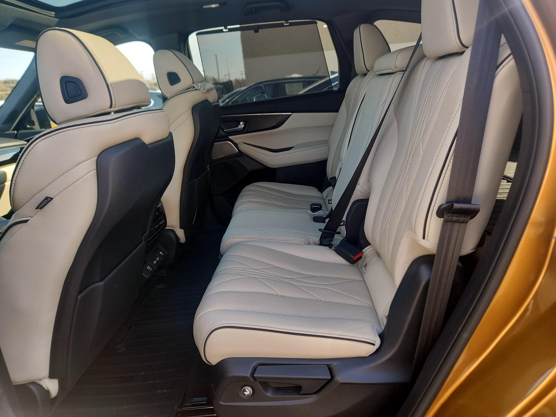 Thumbnail: 2022 Acura MDX - 19