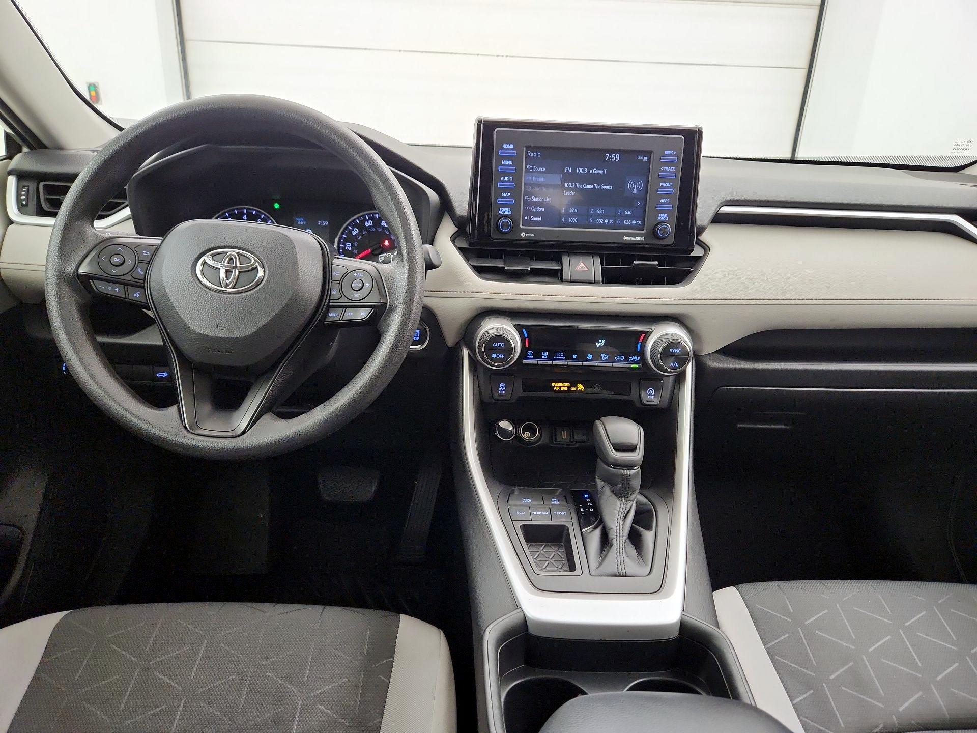 Thumbnail: 2021 Toyota RAV4 - 9