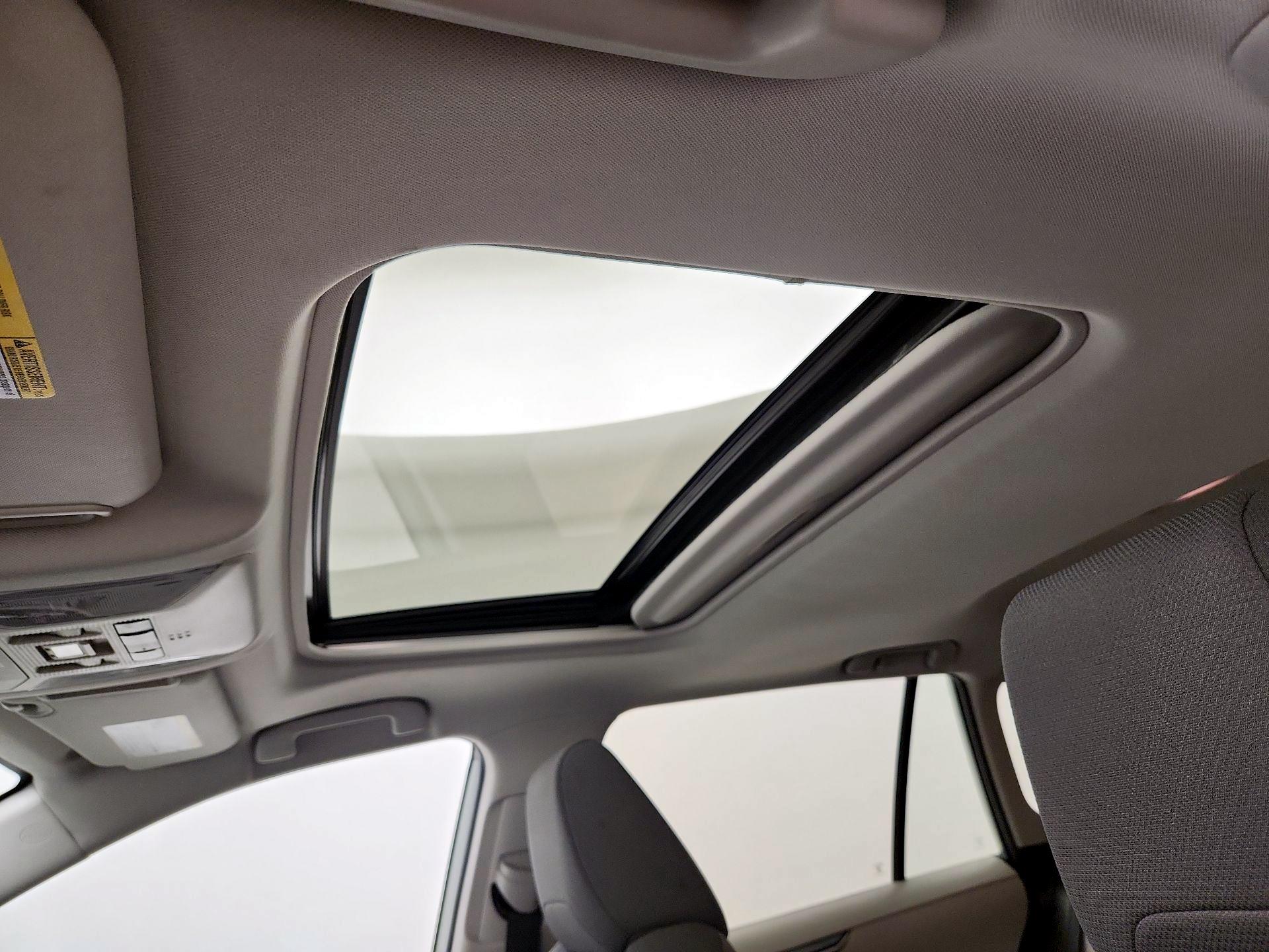 Thumbnail: 2021 Toyota RAV4 - 19