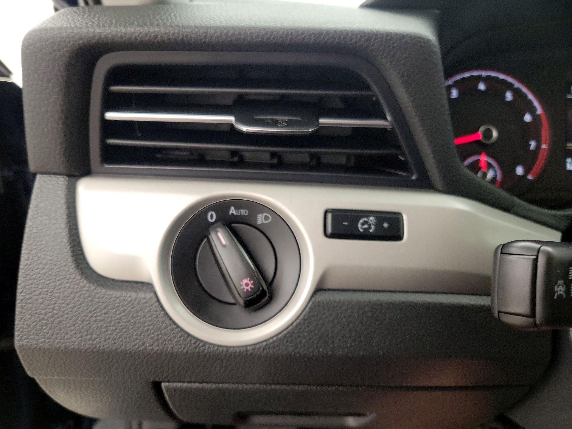 Thumbnail: 2022 Volkswagen Passat - 13