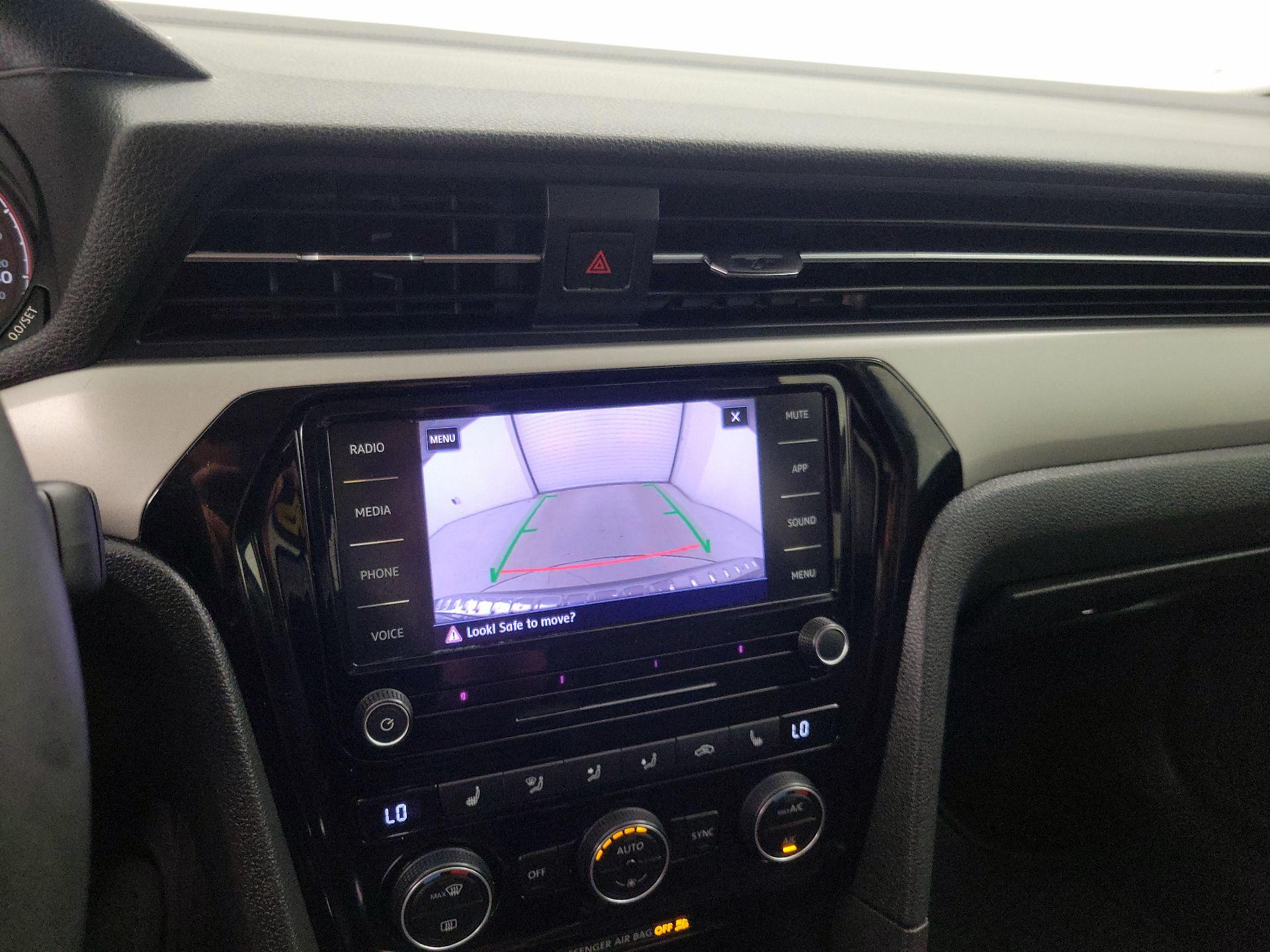 Thumbnail: 2022 Volkswagen Passat - 14