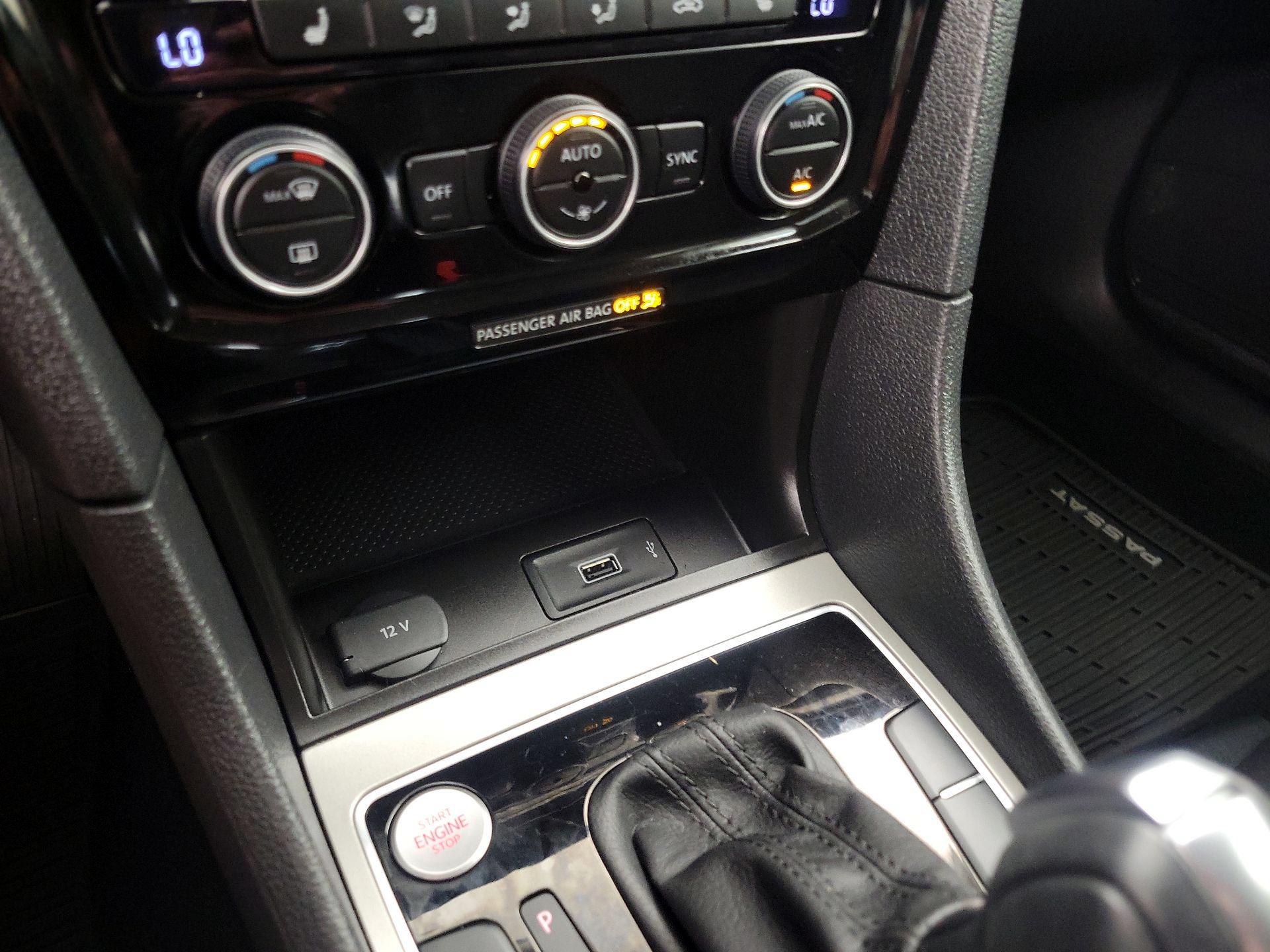 Thumbnail: 2022 Volkswagen Passat - 18