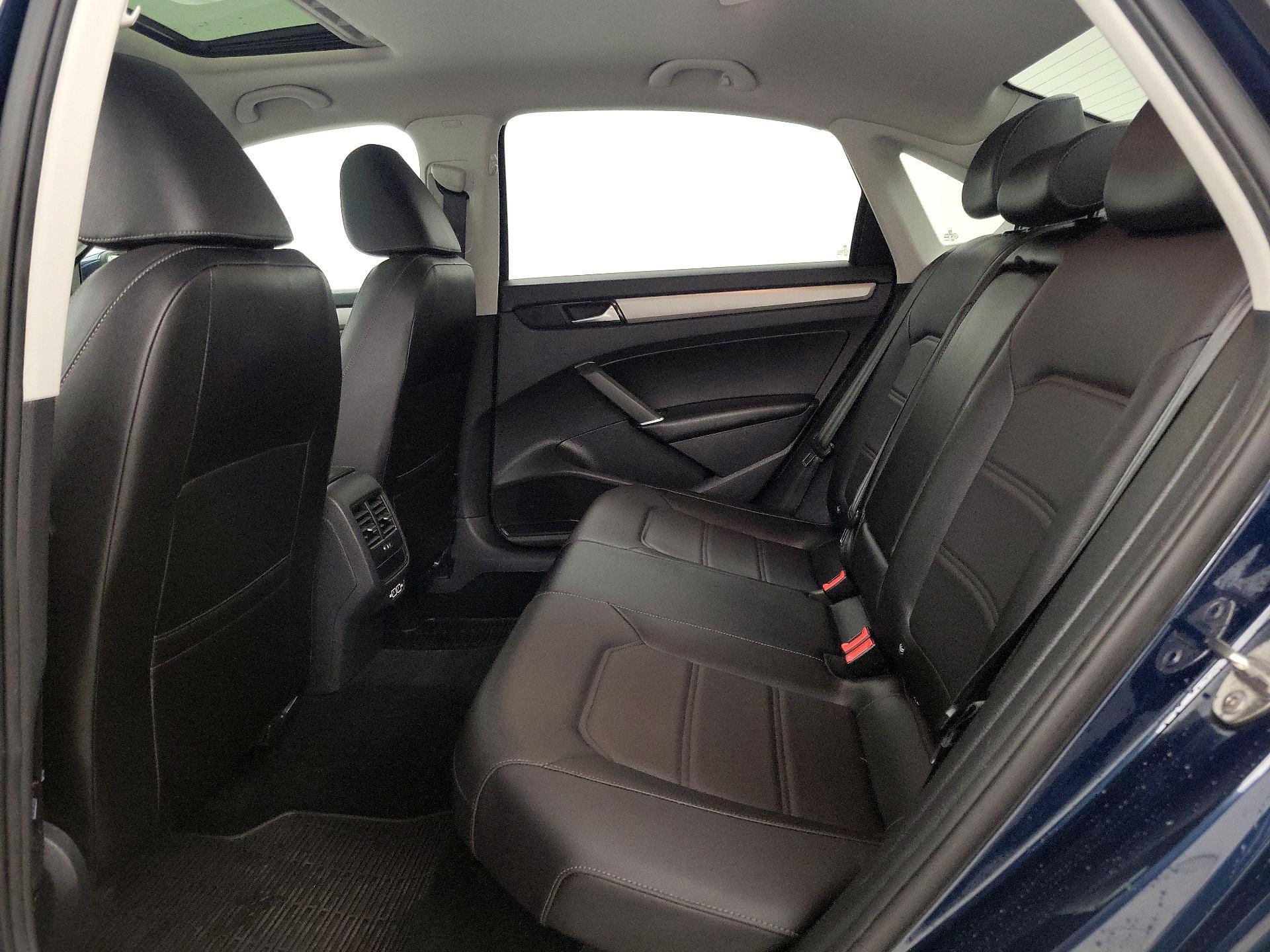 Thumbnail: 2022 Volkswagen Passat - 20