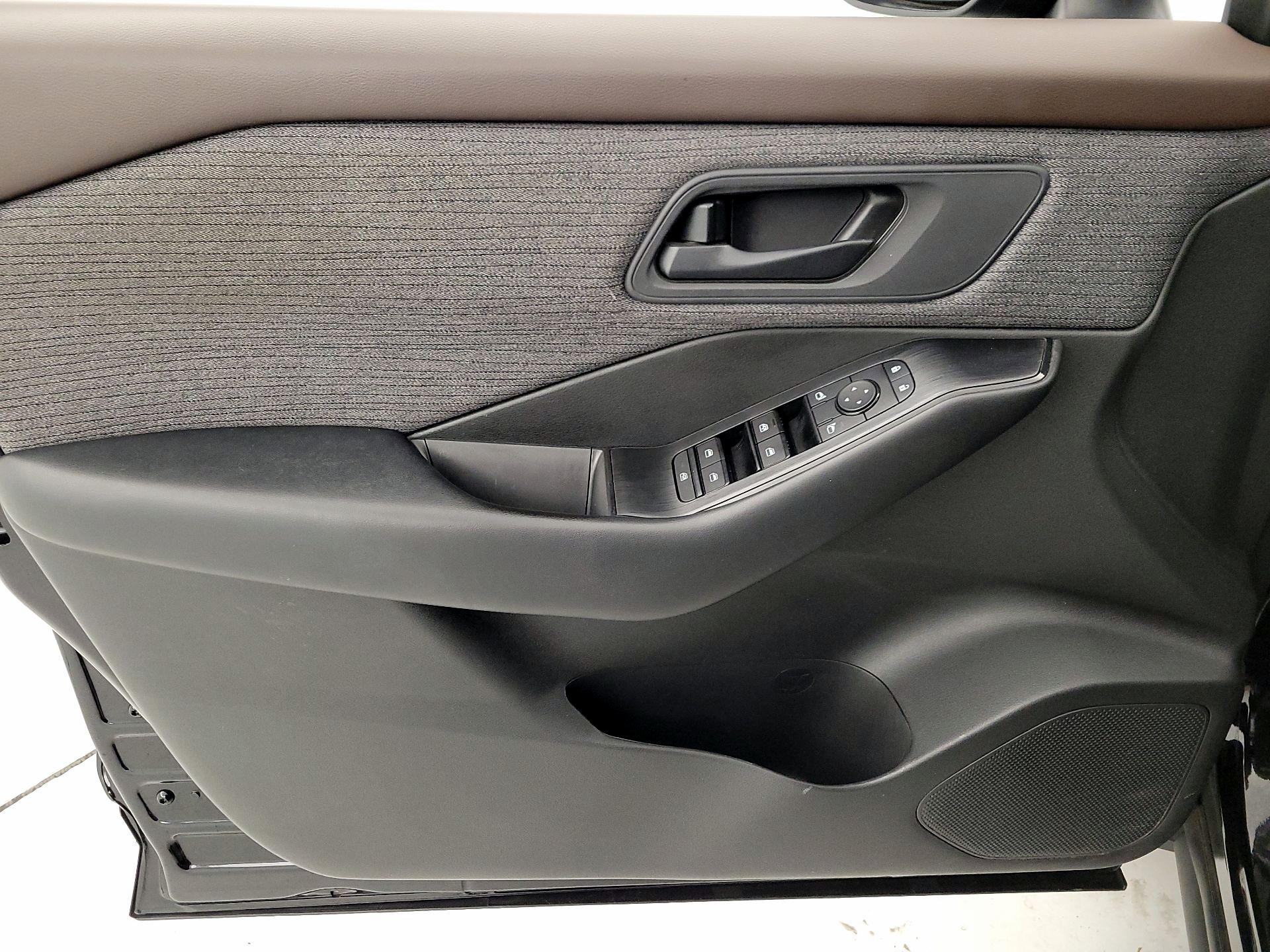 Thumbnail: 2023 Nissan Rogue - 12