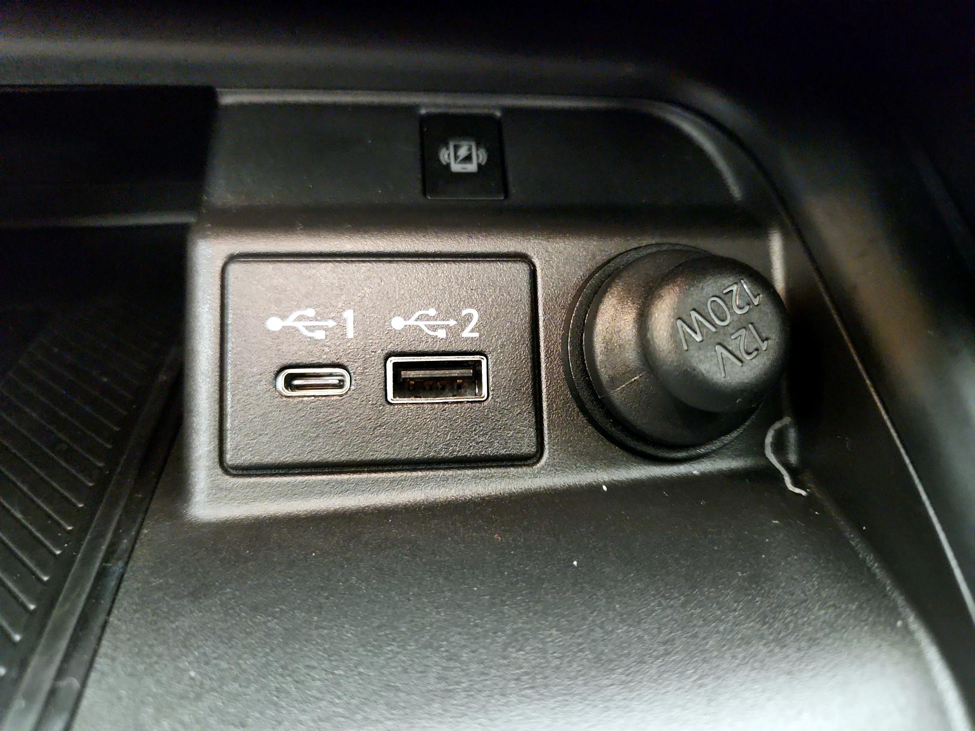 Thumbnail: 2023 INFINITI QX50 - 18