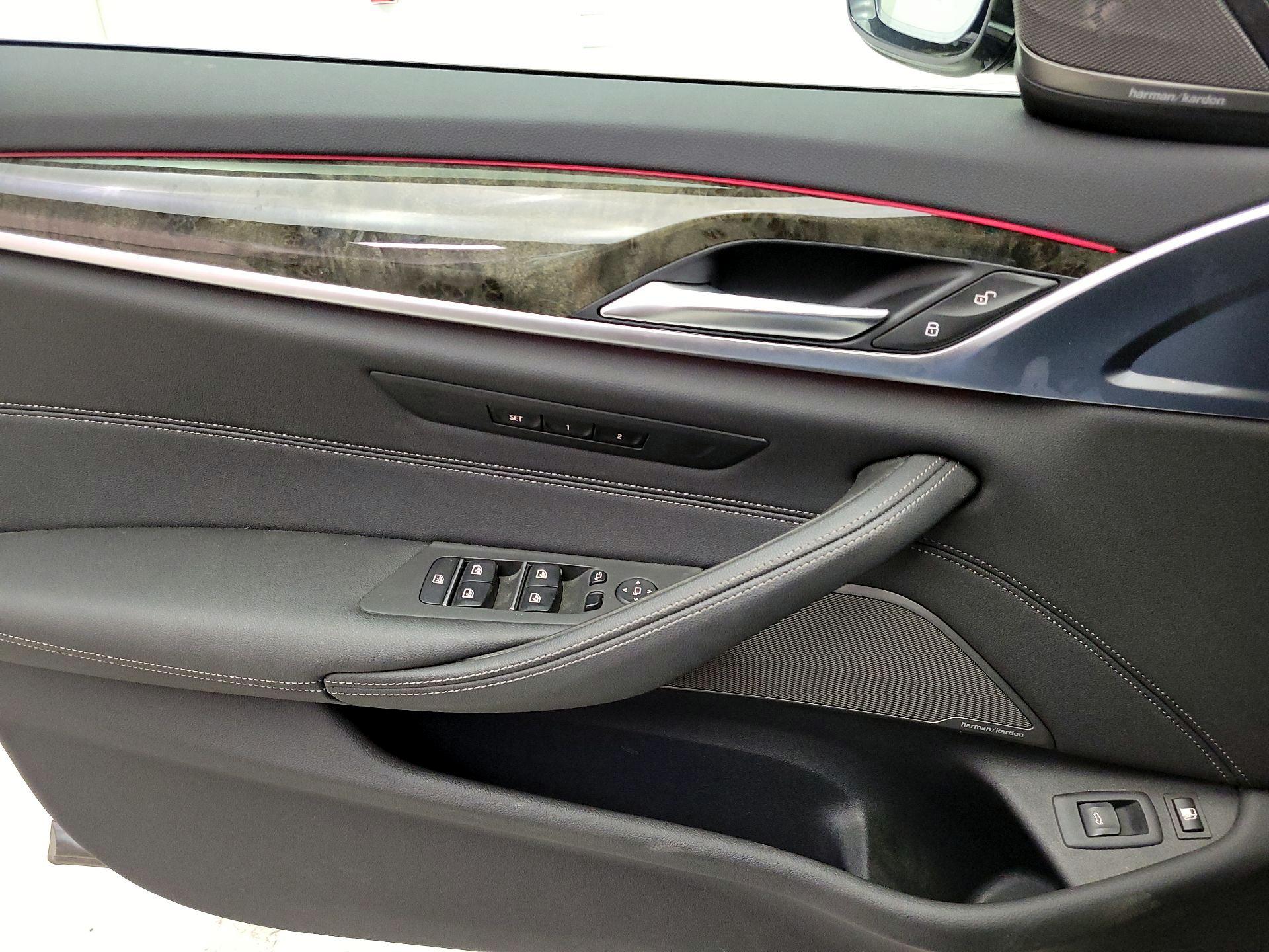 Thumbnail: 2023 BMW 5 Series - 10