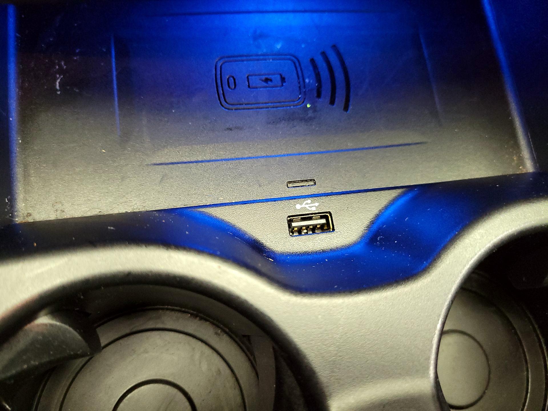 Thumbnail: 2023 BMW 5 Series - 17