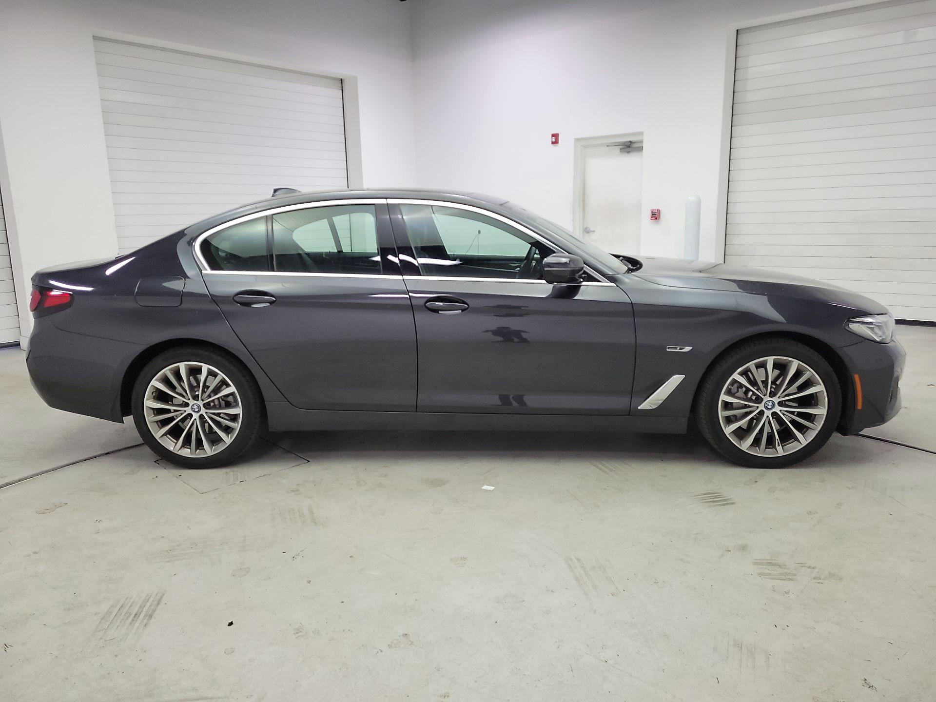 Thumbnail: 2023 BMW 5 Series - 4