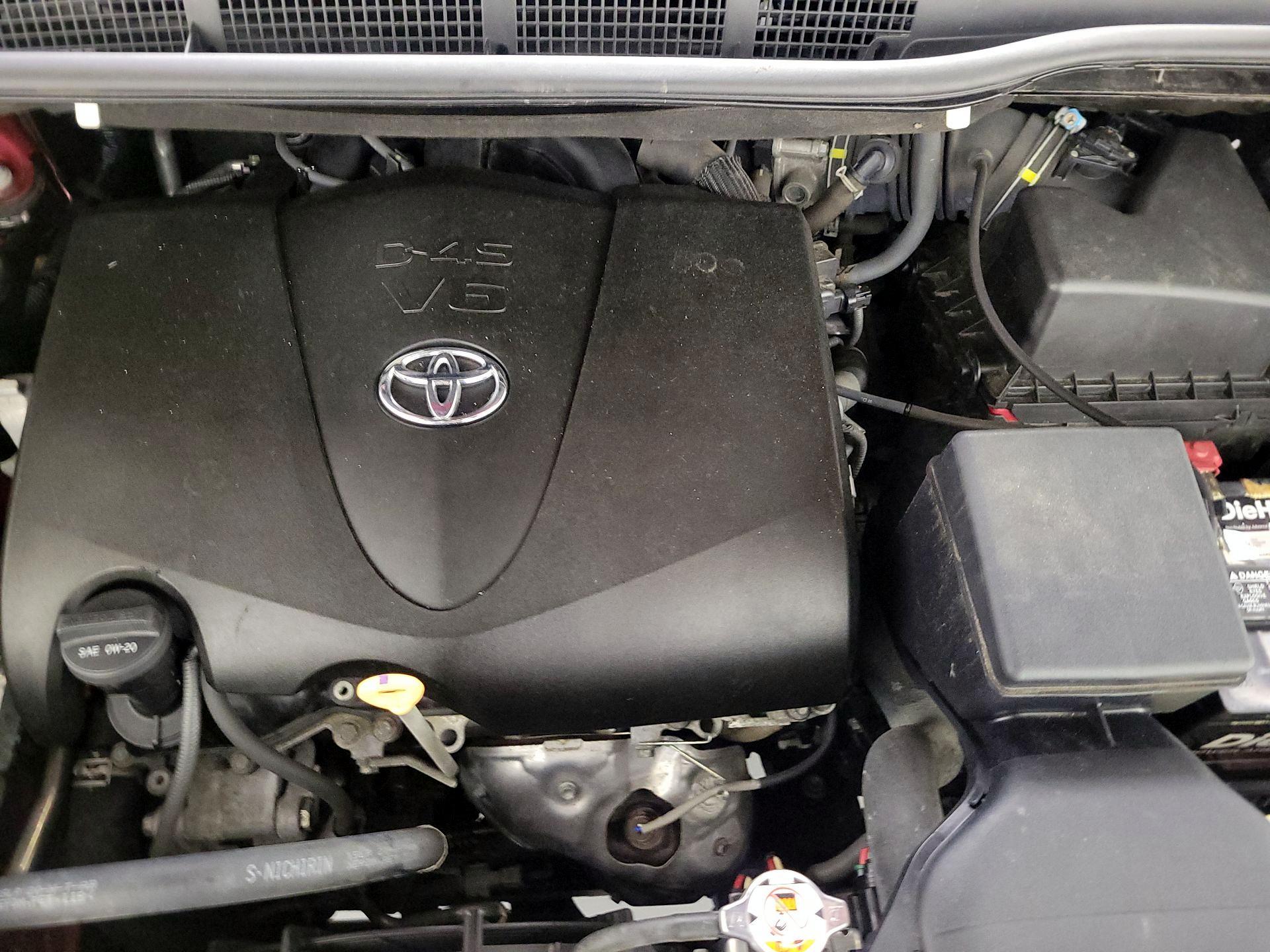 Thumbnail: 2017 Toyota Sienna - 19