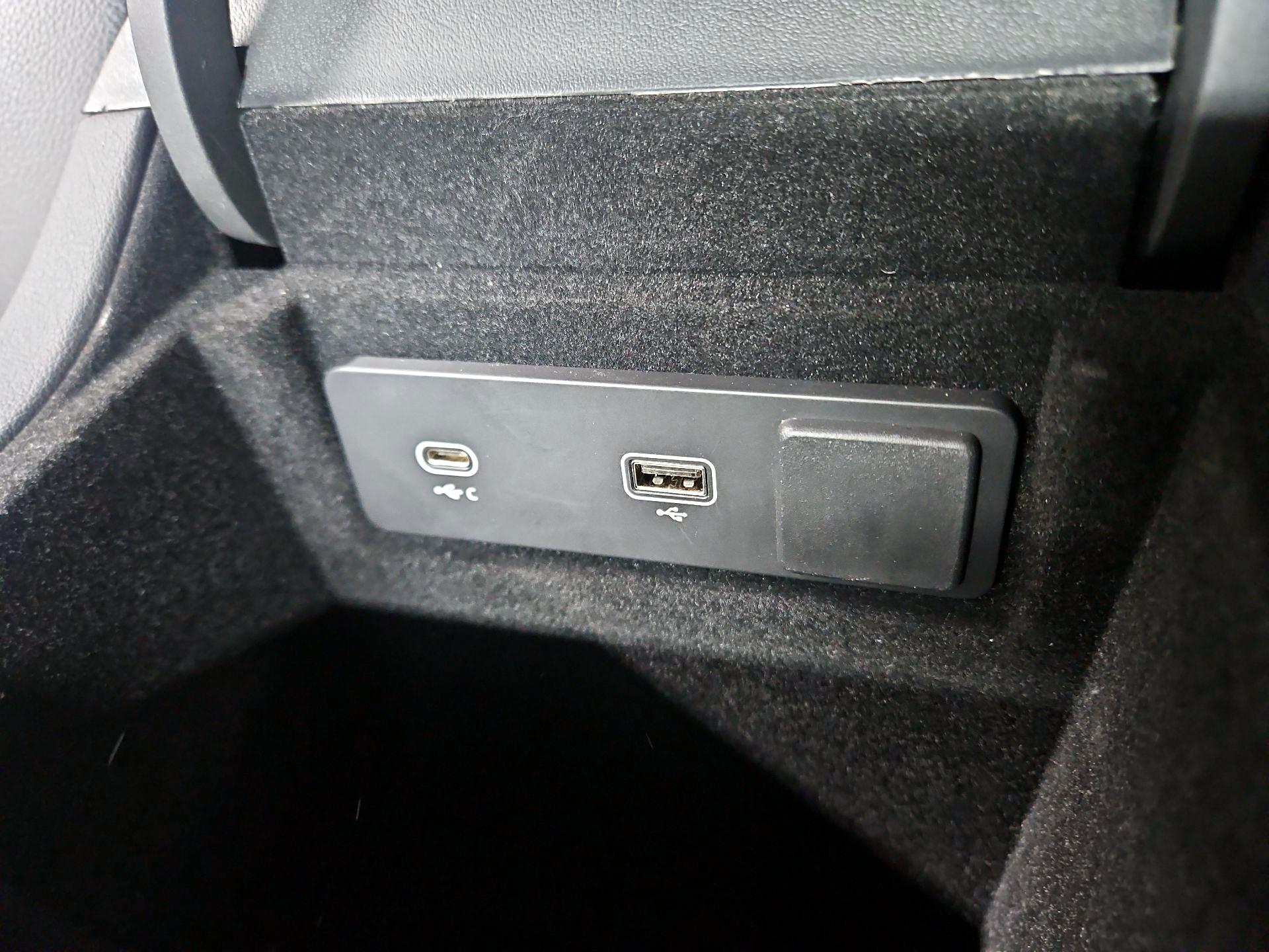 Thumbnail: 2024 Jaguar F-Pace - 19